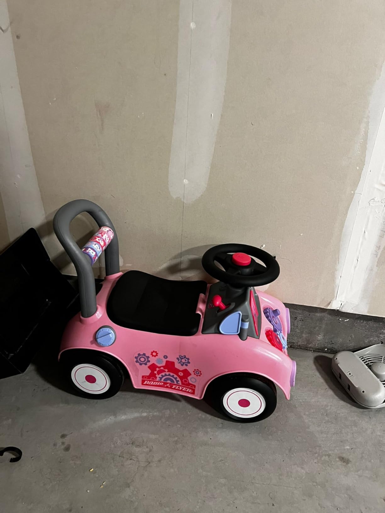 Radio Flyer Busy Buggy Ride On Toy Car with 17 Interactive Activities, Sit-to-Stand for Ages 1-3, Features Built-in Storage, Walk or Ride Options for Toddler Development and Play - Customer Photo 2