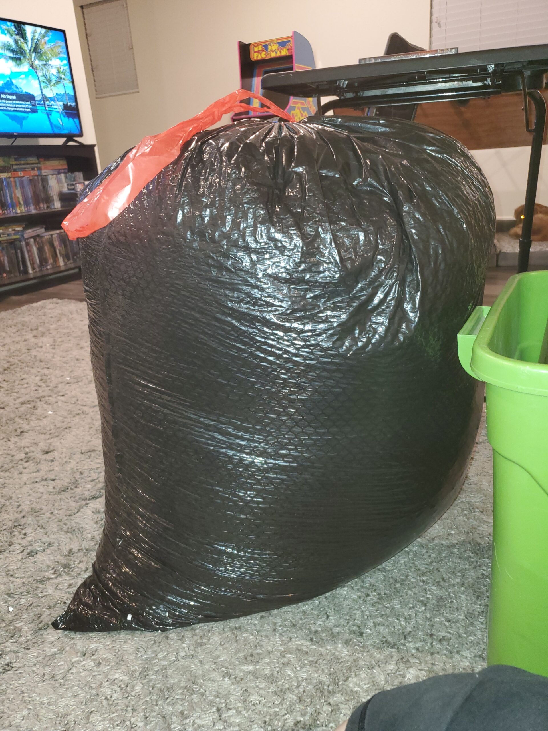 Aurora AU1210MA Professional Grade High Security 12-Sheet Micro-Cut Paper/CD and Credit Card Shredder - Customer Photo 2