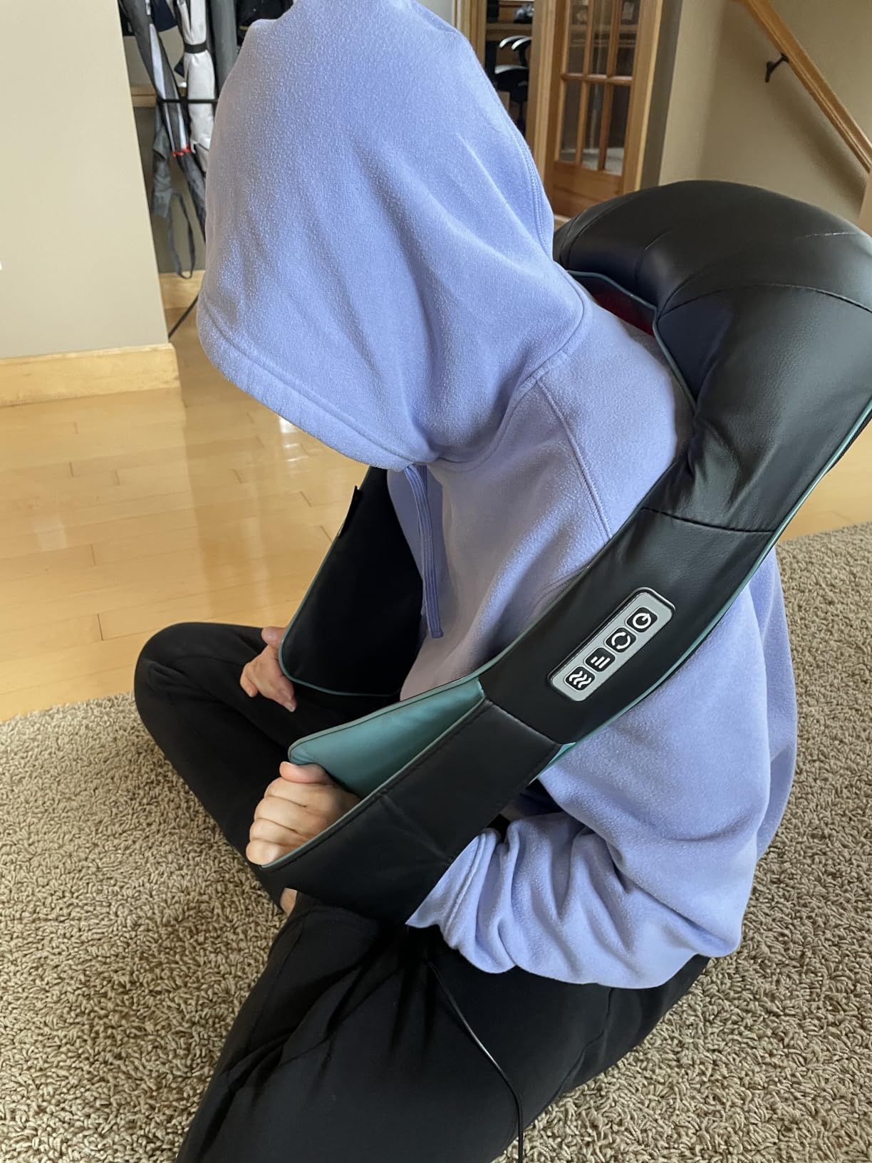 Mo Cuishle Shiatsu Neck and Shoulder Massager with Heat – Deep Kneading Massage for Relaxation – Ideal for Christmas, Mother's Day, Father's Day, Gifts for Men, Women, Mom and Dad - Customer Photo 2