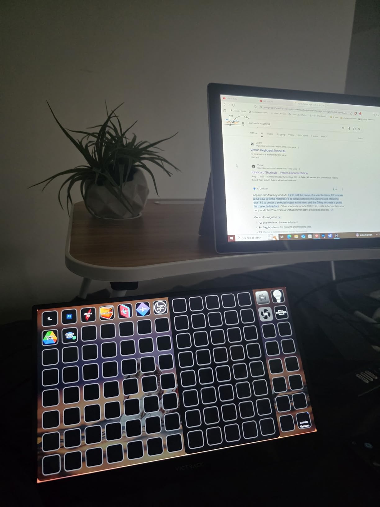 Elgato Stream Deck Mini – Control Zoom, Teams, PowerPoint, MS Office and More, Boost Productivity with Seamless Integration for Daily Apps, Set Up Shortcuts Easily, Compatible with Mac and PC - Customer Photo 2