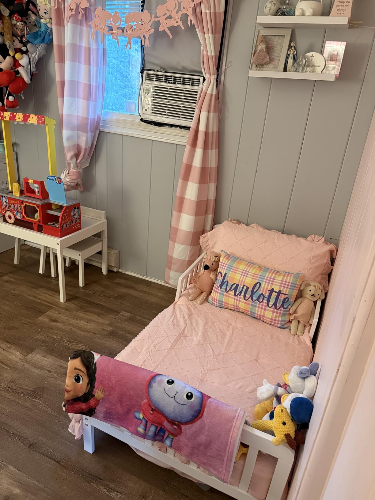 Dream On Me Classic Design Toddler Bed In Steel Grey, Greenguard Gold And JPMA Certified, Low To Floor Design, Two Side Safety rails, Non-Toxic Finishes, Wooden Nursery Furniture Customer Review Dream On Me Classic Design Toddler Bed In Steel Grey, Greenguard Gold And JPMA Certified, Low To Floor Design, Two Side Safety rails, Non-Toxic Finishes, Wooden Nursery Furniture - Customer Photo 4