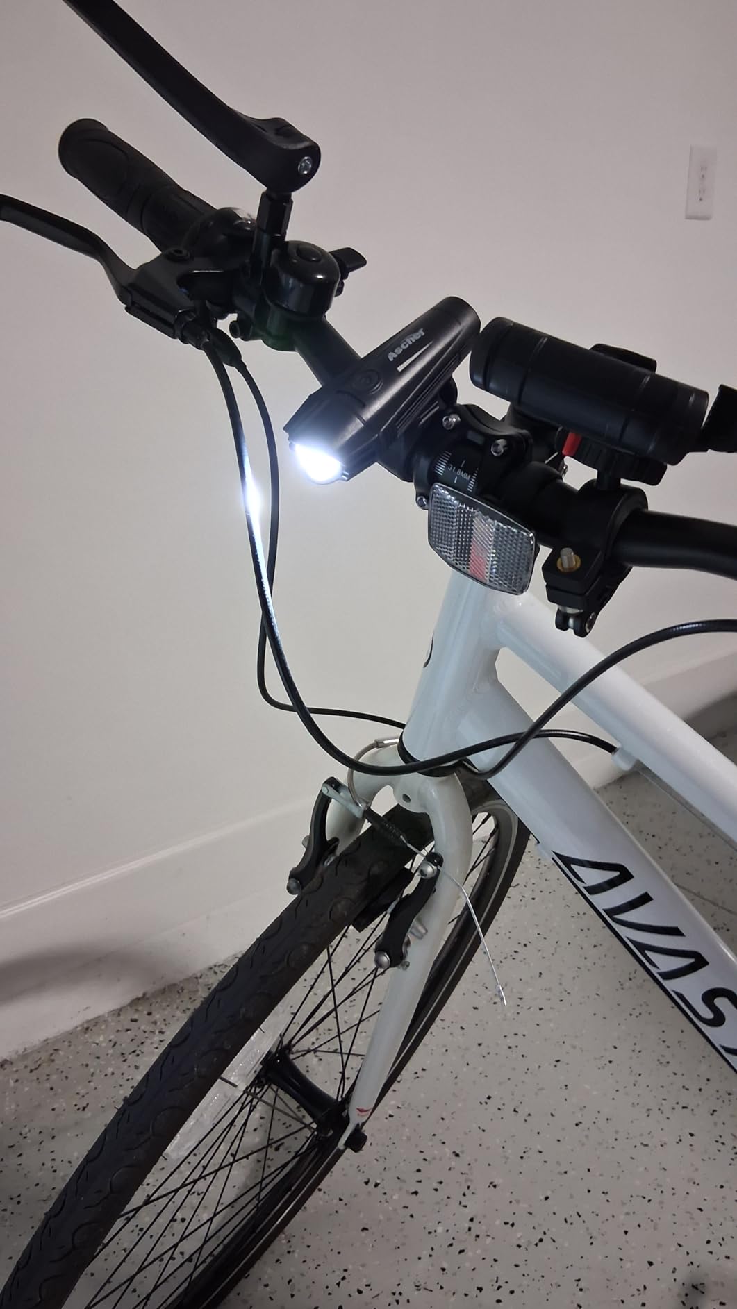 Ascher Ultra Bright USB Rechargeable Bike Light Set, Powerful Bicycle Front Headlight and Back Taillight, 4 Light Modes, Easy to Install for Men Women Kids Road Mountain Cycling Black - Customer Photo 1