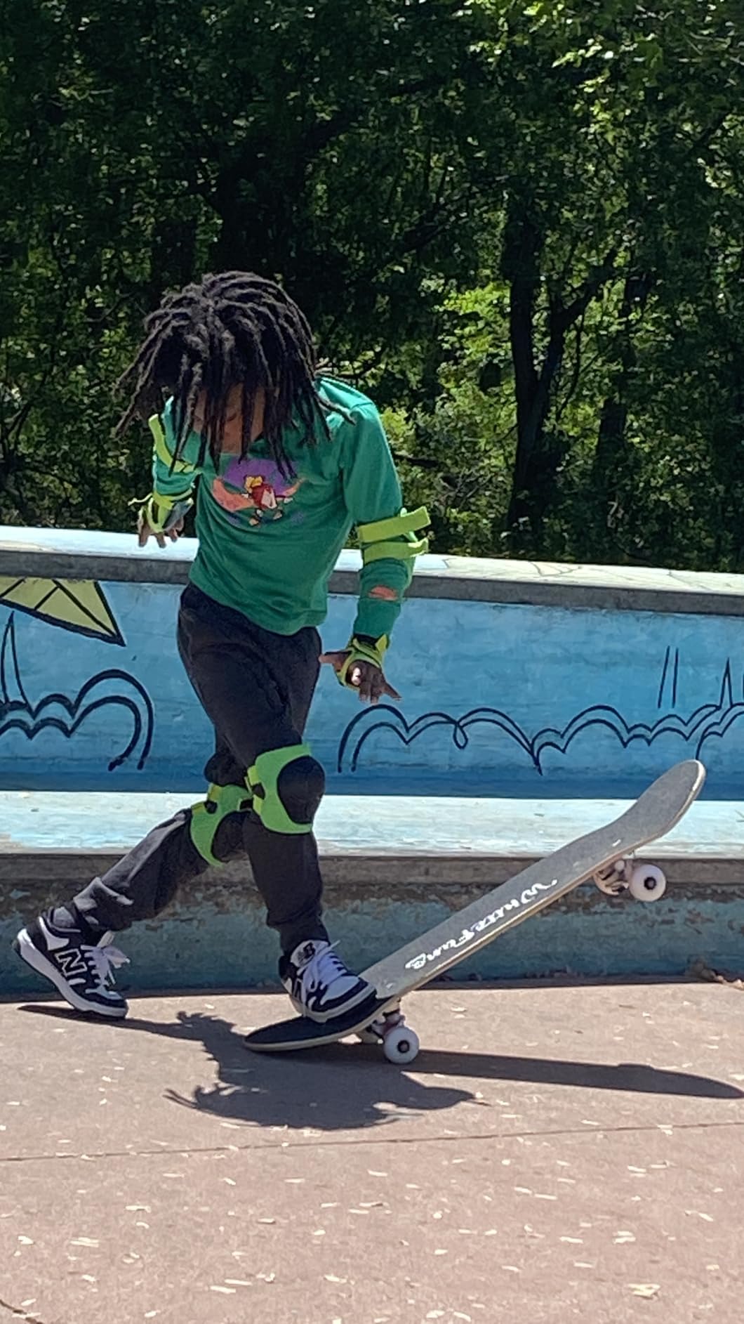 WhiteFang Skateboards for Beginners, Complete Skateboard 31 x 7.88, 7 Layer Canadian Maple Double Kick Concave Standard and Tricks Skateboards for Kids and Beginners - Customer Photo 1