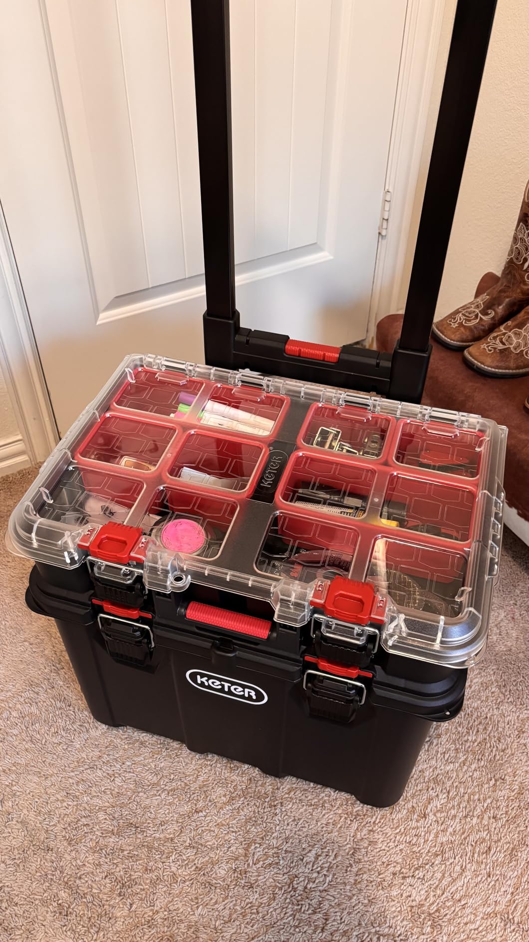 Keter Masterloader Resin Rolling Tool Box with Locking System and Removable Bins – Perfect Organization and Storage Chest for Power Drill, Tape Measure, and Screwdriver Set, Black Customer Review Keter Masterloader Resin Rolling Tool Box with Locking System and Removable Bins – Perfect Organization and Storage Chest for Power Drill, Tape Measure, and Screwdriver Set, Black - Customer Photo 1