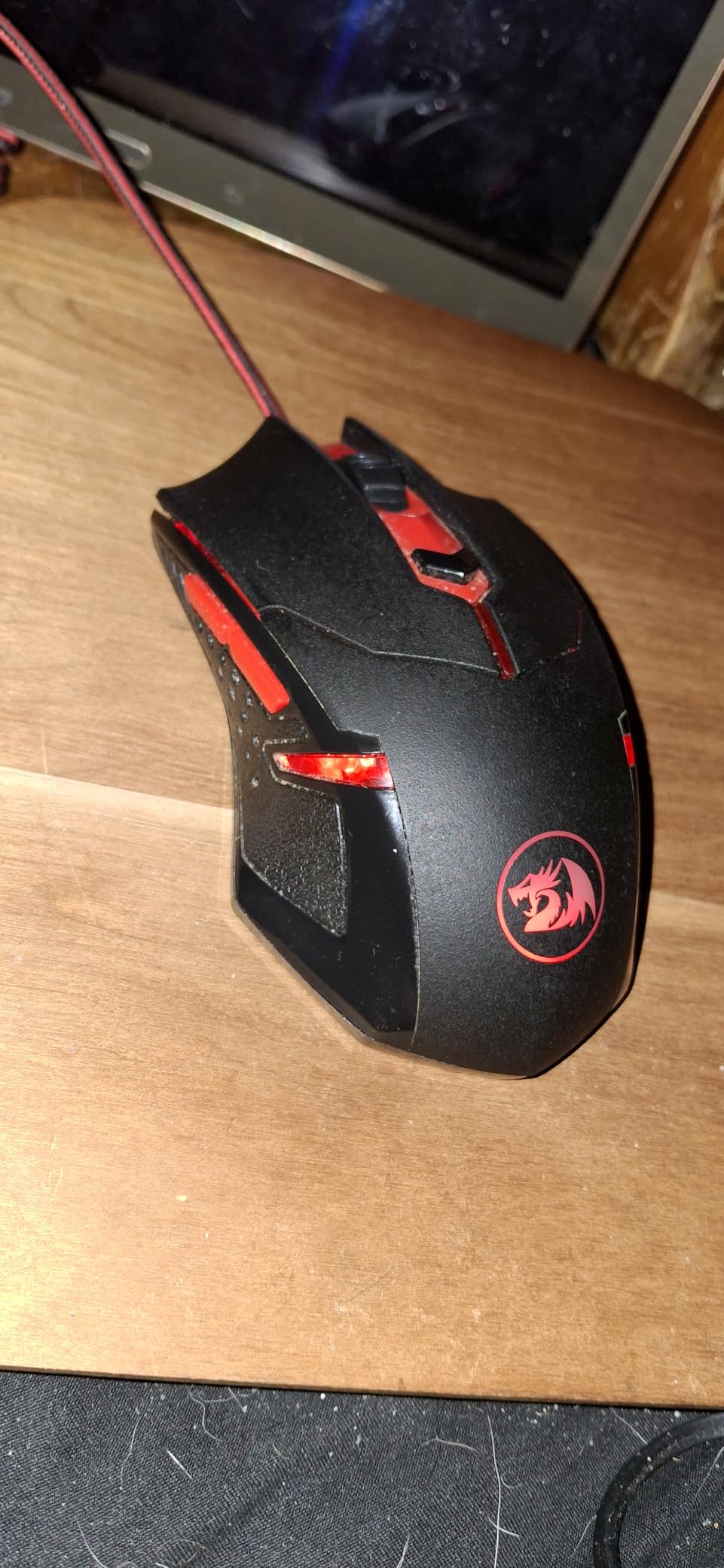 Redragon M908 Impact RGB LED MMO Gaming Mouse with 12 Side Buttons, Optical Wired Ergonomic Mouse with Max 12,400DPI, High Precision, 18 Programmable Macro Shortcuts, Comfort Grip - Customer Photo 2