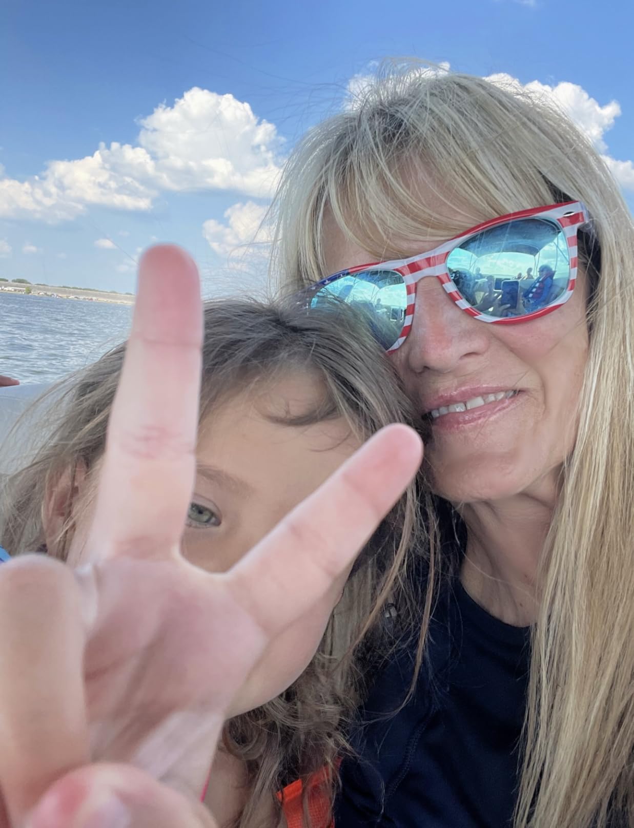 GLADVISION Polarized Classic Unisex American Flag USA Patriot Sunglasses Customer Review GLADVISION Polarized Classic Unisex American Flag USA Patriot Sunglasses - Customer Photo 5