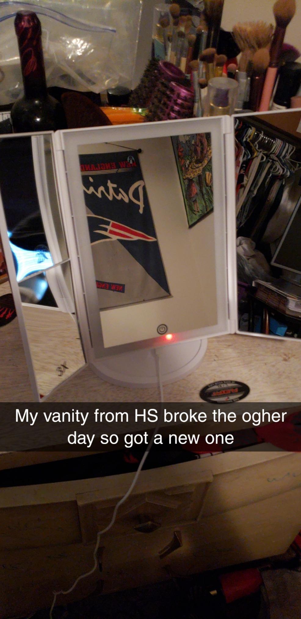 Beautyworks Backlit Makeup Vanity Mirror 36 LED Lights Touch-Screen Light Control, Tri-Fold 1/2/3X Magnification, Portable High-Definition Cosmetic Magnifying Personal Makeup Mirrors (Midnight Black) - Customer Photo 2