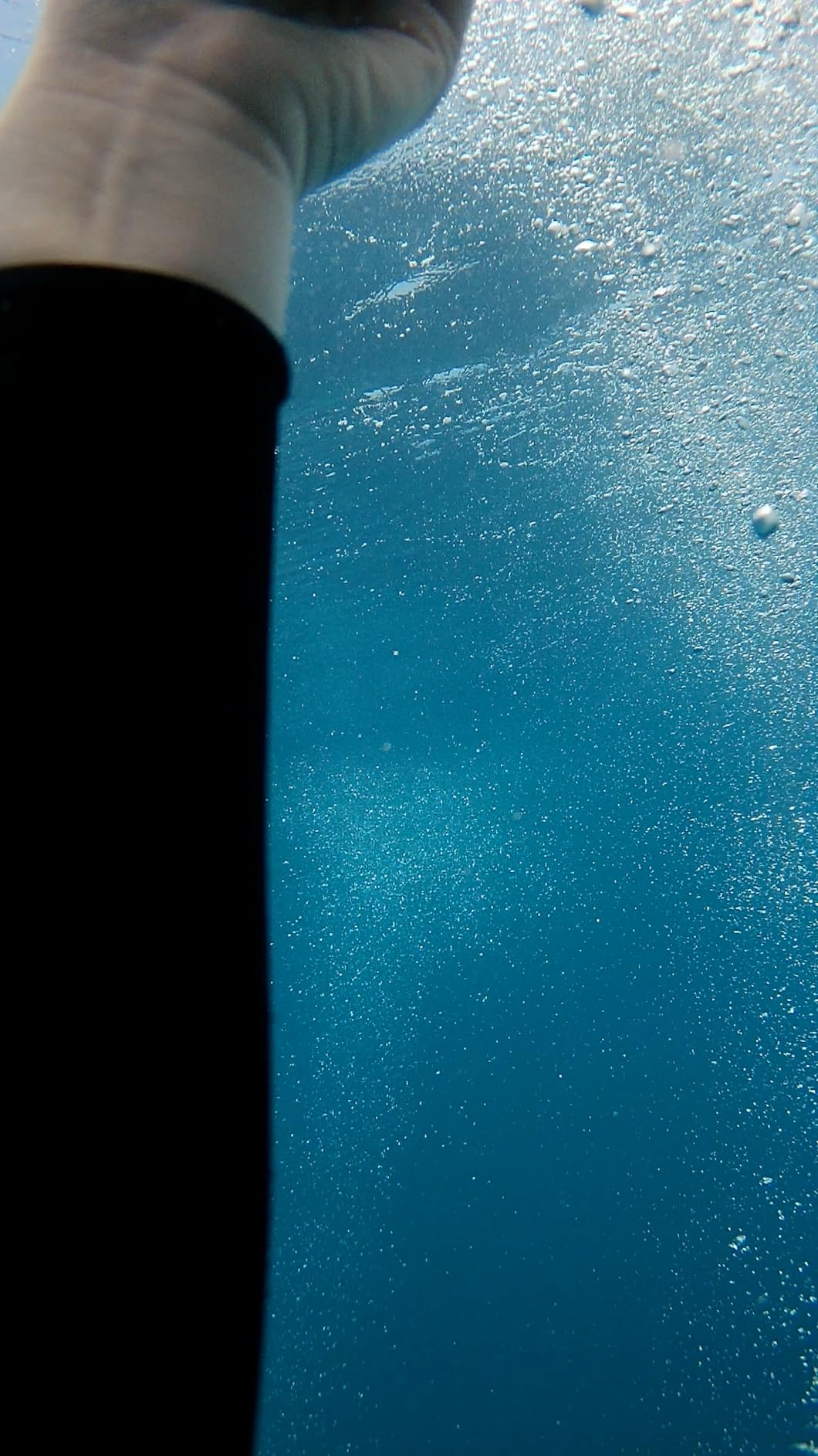 AKASO EK7000 Pro 4K30fps Action Camera with Touch Screen EIS 131ft Waterproof Underwater Camera Remote Control 5X Zoom with Helmet Accessories Kit (Standalone) - Customer Photo 2