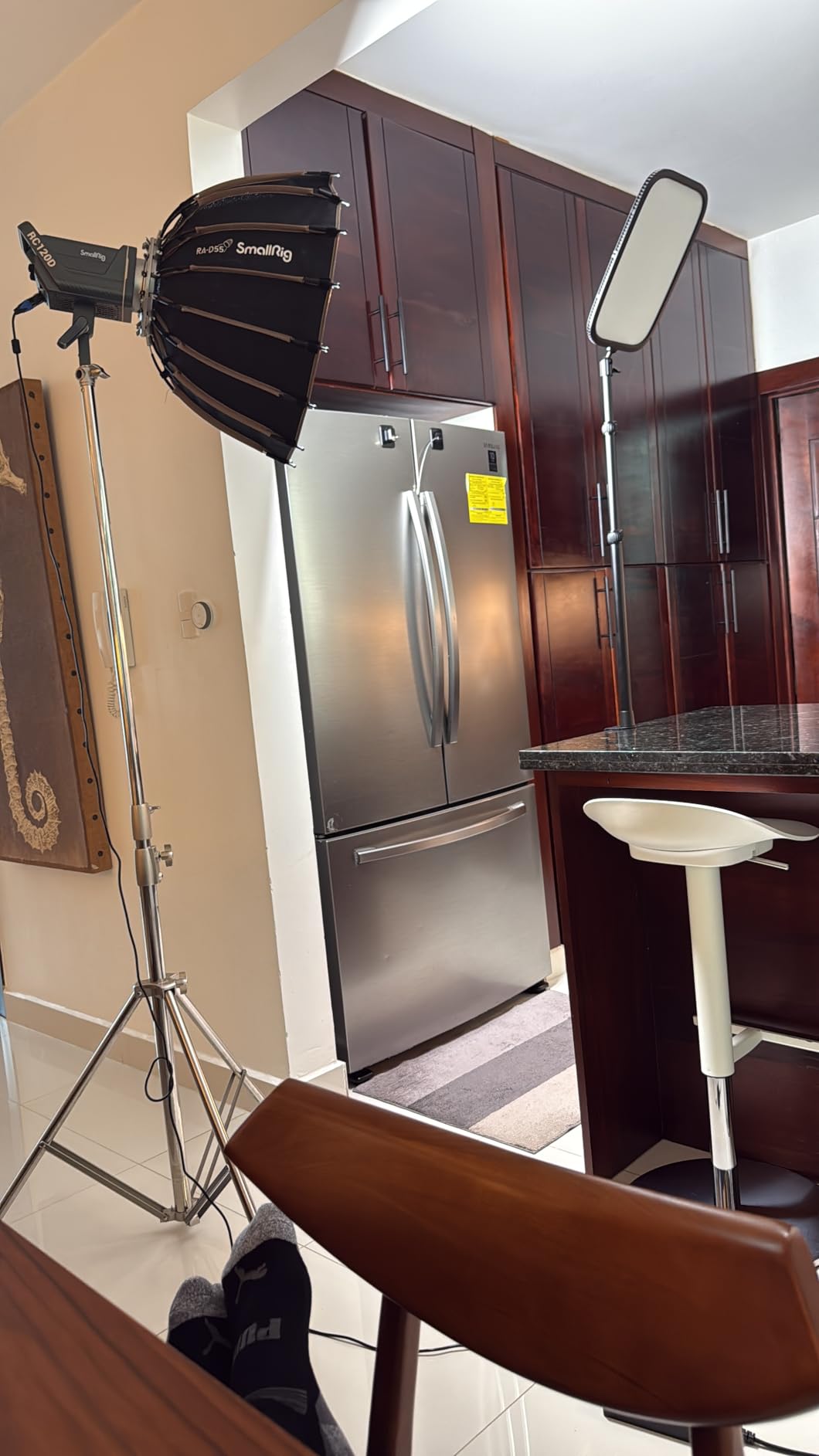 Elgato Key Light - Professional 2800 lumens Studio Light with desk clamp for Streaming, Recording and Video Conferencing, Temperature and Brightness app-adjustable on Mac, PC, iOS, Android - Customer Photo 2