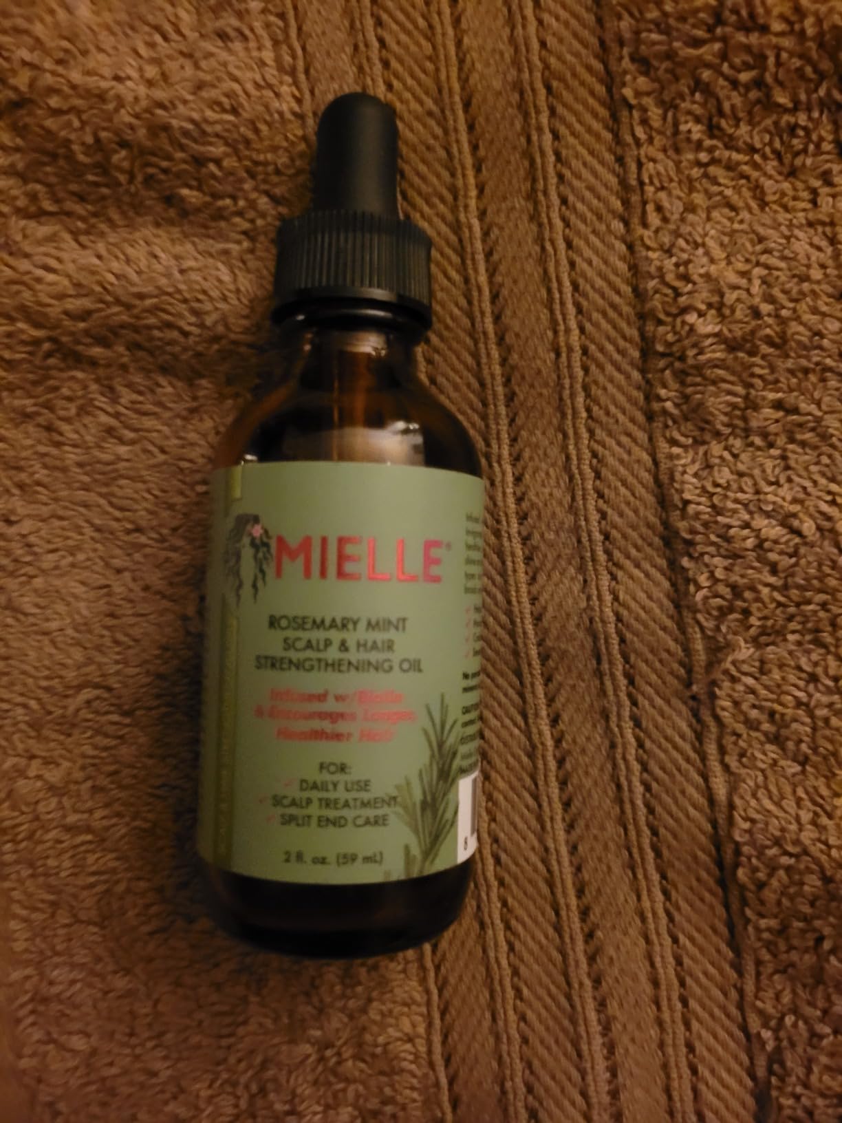 Mielle Organics Rosemary & Mint Hair Oil, Split Ends & Dry Scalp Treatment - Made with Biotin & Essential Oils for Strengthening, Soothing, Moisturizing & Encouraging Longer, Healthier Hair (2 Fl Oz) - Customer Photo 1