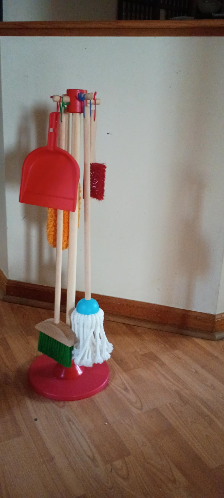 Melissa & Doug Dust Sweep Mop 6-Piece Pretend Play Set, Toddler Toy Cleaning, Pretend Play Home Cleaning, Kids Broom and Mop Set for Ages 3+ - Customer Photo 1