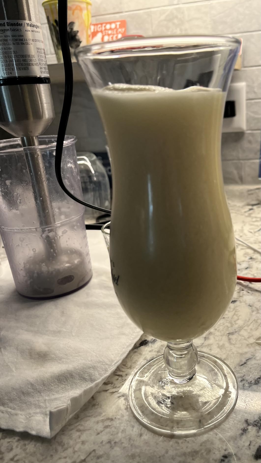 Amazon Basics Multi-Speed Immersion Hand Blender for Kitchen Mixing, Smoothies, Soups, 500 Watt Powerful, Silver - Customer Photo 3