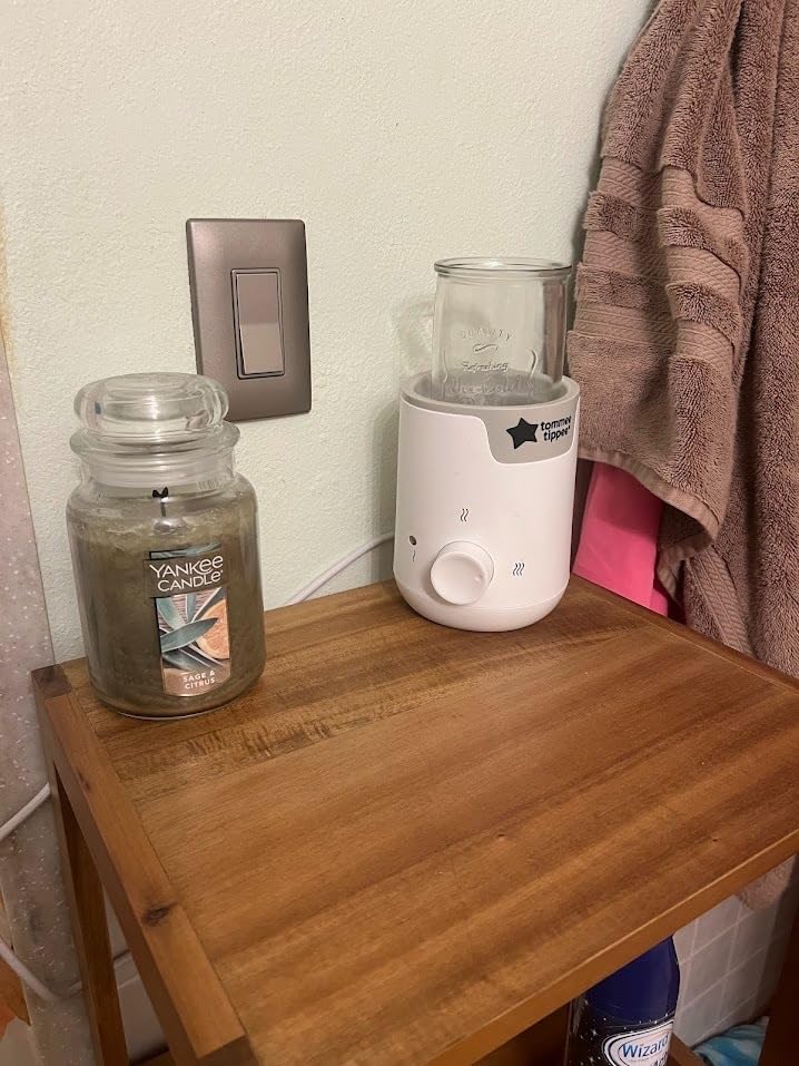 Tommee Tippee Easiwarm Bottle Warmer, Warms Breast Milk and Formula Bottles to Body Temperature in Minutes, Automatic Timer, One-Dial Operation, White Customer Review Tommee Tippee Easiwarm Bottle Warmer, Warms Breast Milk and Formula Bottles to Body Temperature in Minutes, Automatic Timer, One-Dial Operation, White - Customer Photo 2