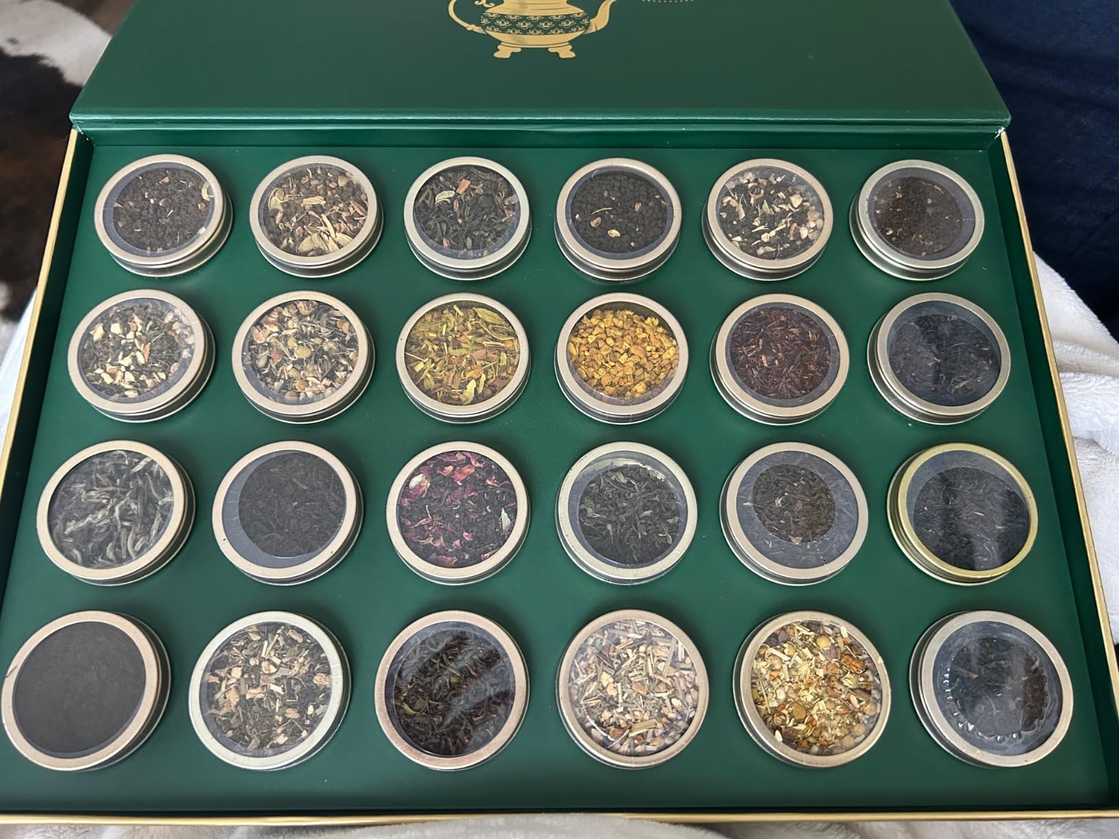 VAHDAM, Luxury Tea Advent Calendar 2025 | 24 Unique Loose Leaf Teas in Tin Caddies - Premium Tea Gift Box | Tea Gift Set | Advent Calendar 2025 Gifts for Women & Men - Customer Photo 2