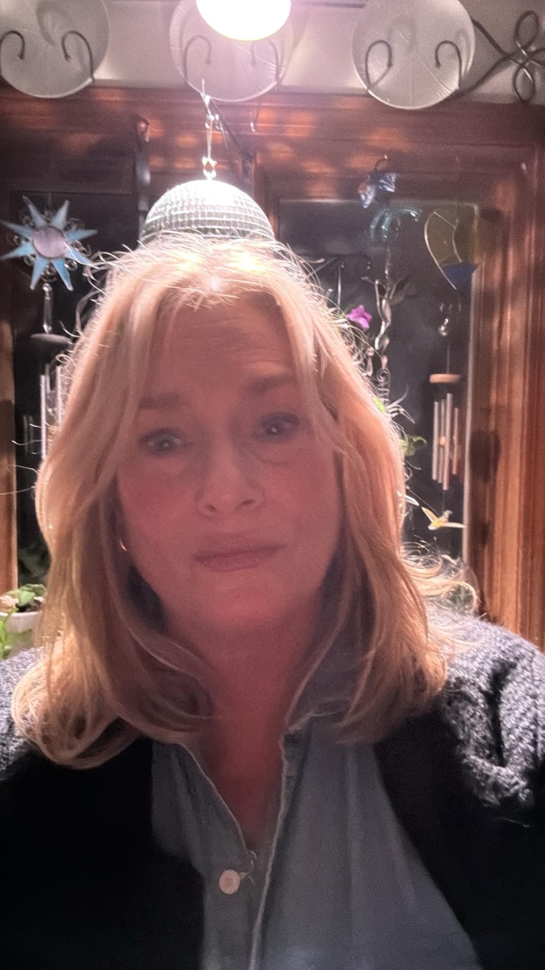 HOT TOOLS 24K Gold Blow Dryer Brush - Hot Air Brush for Salon-Worthy Volume in One Step - Volumizer with 24K Gold Technology for Fast Styling & Long-Lasting Results - Customer Photo 1