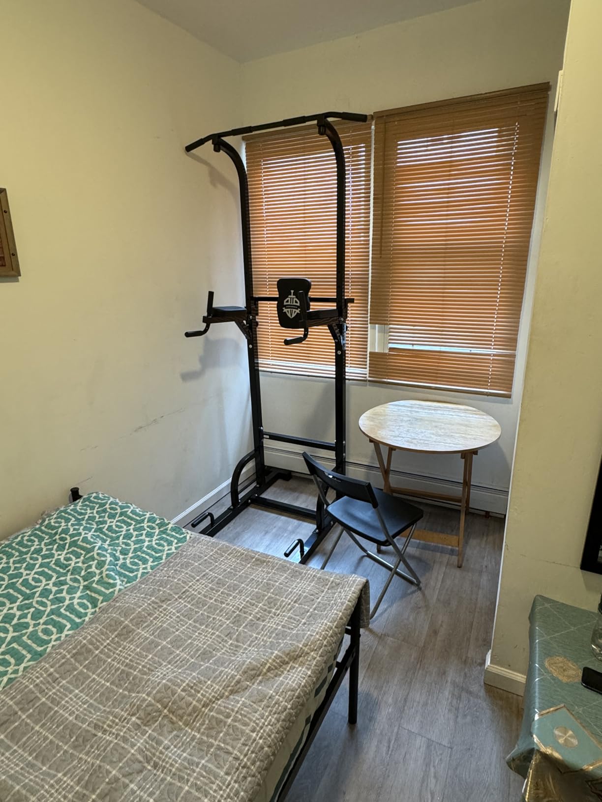 Sportsroyals Power Tower Pull Up Bar Station, 450LBS Stable Pull Up Dip Station for Home Gym Strength Training Equipment - Customer Photo 1