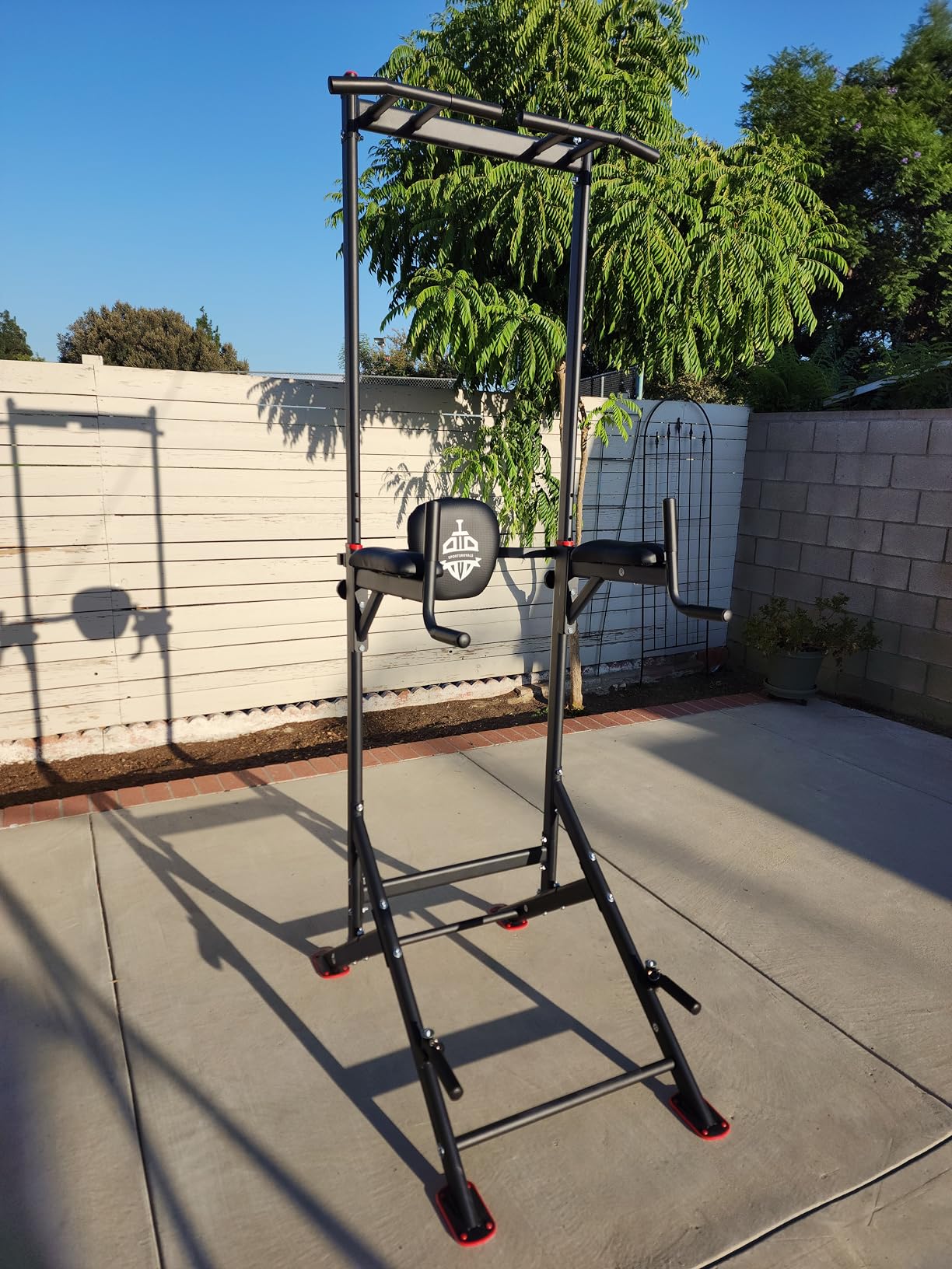 Sportsroyals Power Tower Pull Up Bar Station, 450LBS Stable Pull Up Dip Station for Home Gym Strength Training Equipment - Customer Photo 2