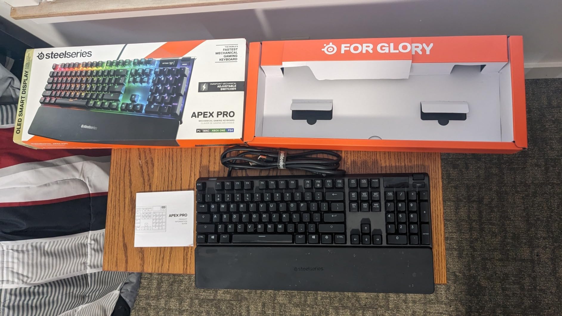 SteelSeries Apex Pro HyperMagnetic Gaming Keyboard — Adjustable Actuation — OLED Screen — RGB – USB Passthrough​ - Customer Photo 2
