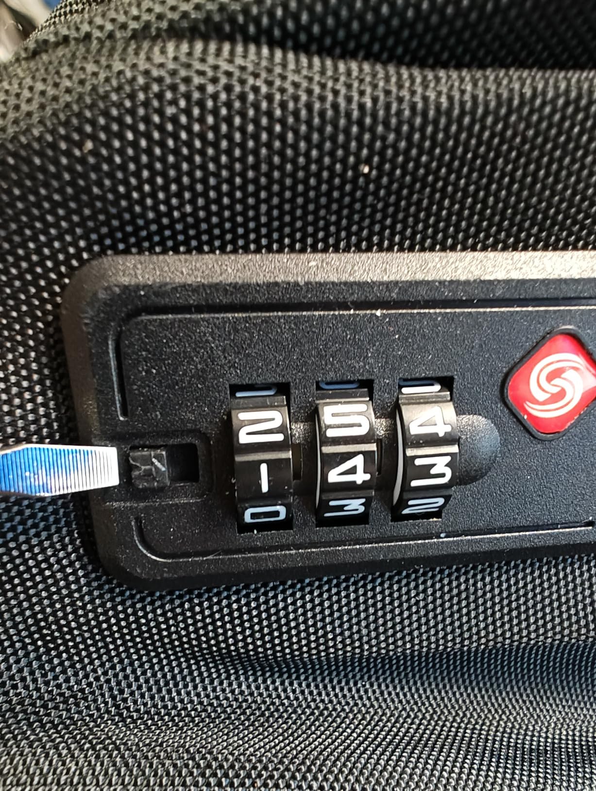 SHRRADOO Extra Large 50L Travel Laptop Backpack with USB Charging Port, College High School Backpack Airline Approved Business Work Bag Fits 17 Inch Computer for Men Women - Customer Photo 4