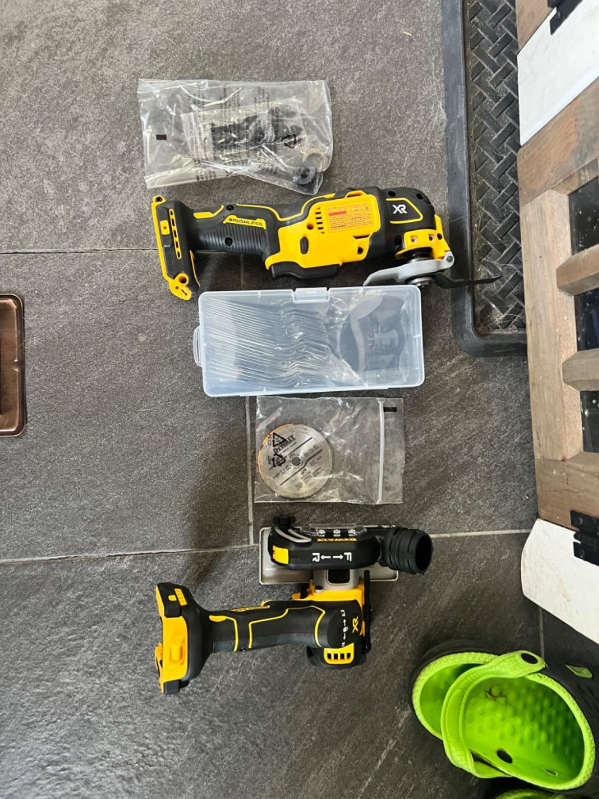 DEWALT 20V MAX XR Oscillating Multi-Tool Cordless, Variable Speed Brushless Motor Multitool with LED Light, Extended Runtime, Includes Two Wood Cutting Blades, Tool Only (DCS356B) Customer Review DEWALT 20V MAX XR Oscillating Multi-Tool Cordless, Variable Speed Brushless Motor Multitool with LED Light, Extended Runtime, Includes Two Wood Cutting Blades, Tool Only (DCS356B) - Customer Photo 5