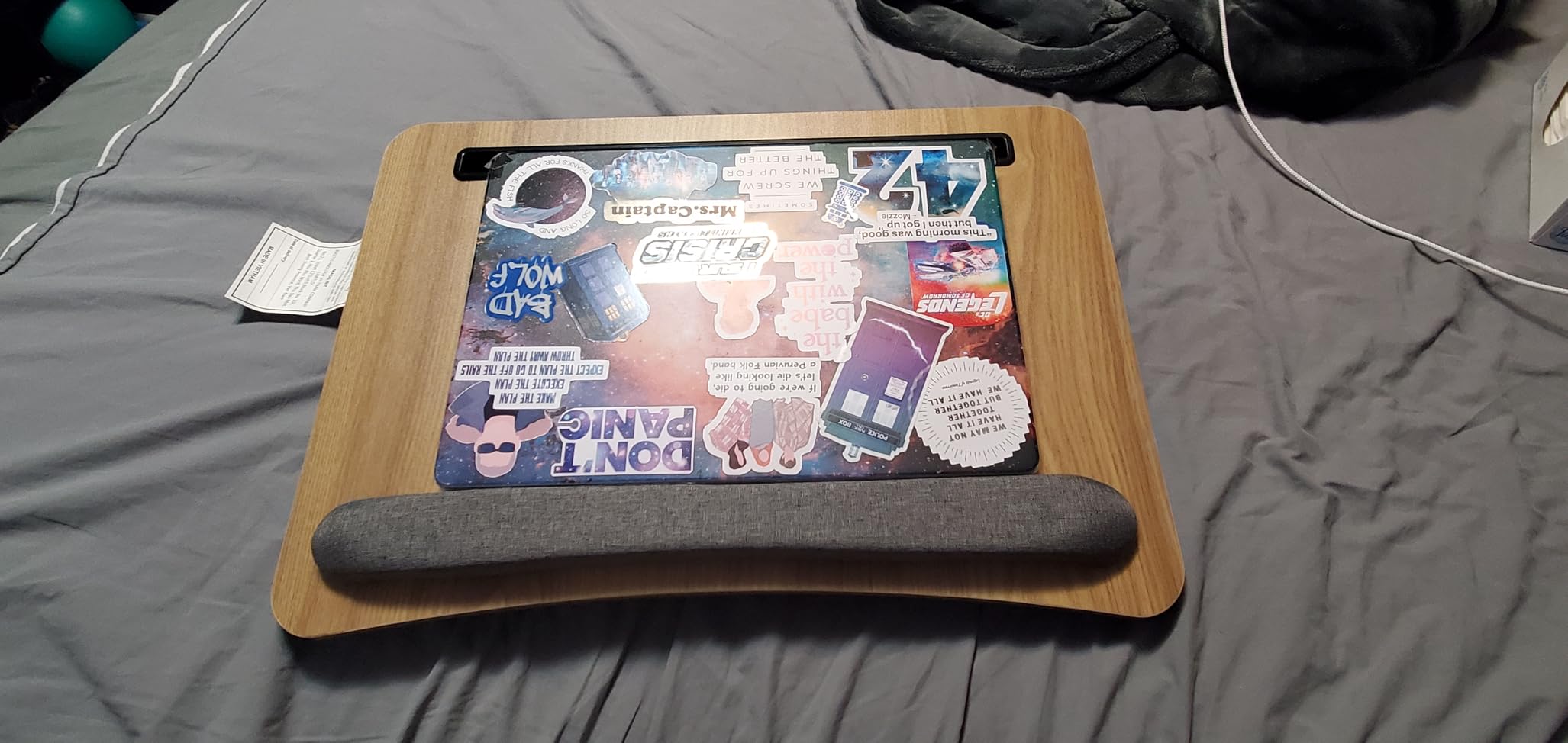 HUANUO Portable Lap Laptop Desk with Pillow Cushion, Fits up to 15.6 inch Laptop, with Anti-Slip Strip & Storage Function for Home Office Students Use as Computer Laptop Stand, Book Tablet Customer Review HUANUO Portable Lap Laptop Desk with Pillow Cushion, Fits up to 15.6 inch Laptop, with Anti-Slip Strip & Storage Function for Home Office Students Use as Computer Laptop Stand, Book Tablet - Customer Photo 2