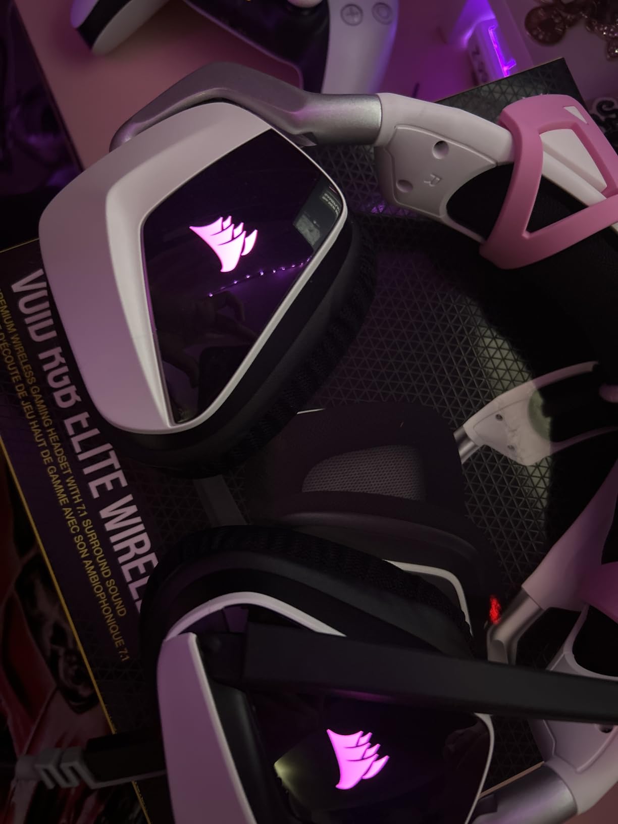 Corsair Void RGB Elite Wireless Gaming Headset – 7.1 Surround Sound – Omni-Directional Microphone – Microfiber Mesh Earpads – Up to 40ft Range – iCUE Compatible – PC, Mac, PS5, PS4 – Carbon - Customer Photo 3