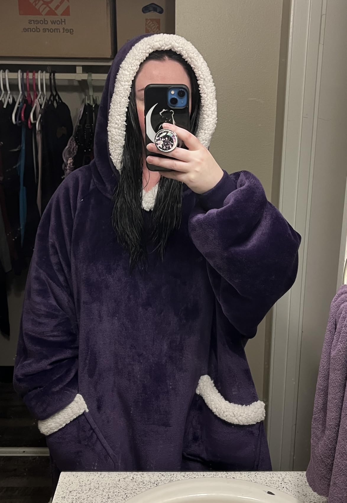 Bedsure Blanket Hoodie, Wearable Blanket Hoodie as Gifts for Mom, Birthday Gifts for Women Kids Teens Sherpa Sweatshirt, Grey, Standard - Customer Photo 3