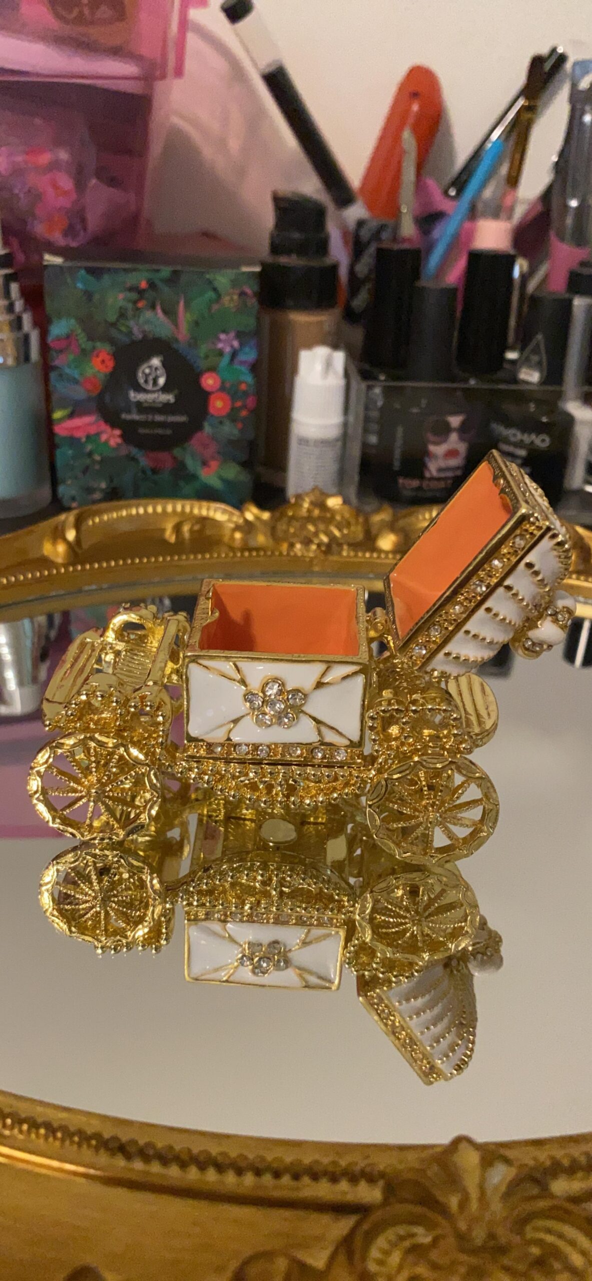 QIFU Enameled Royal Carriage Style Trinket Box Hinged, Unique Gift for Family - Customer Photo 4