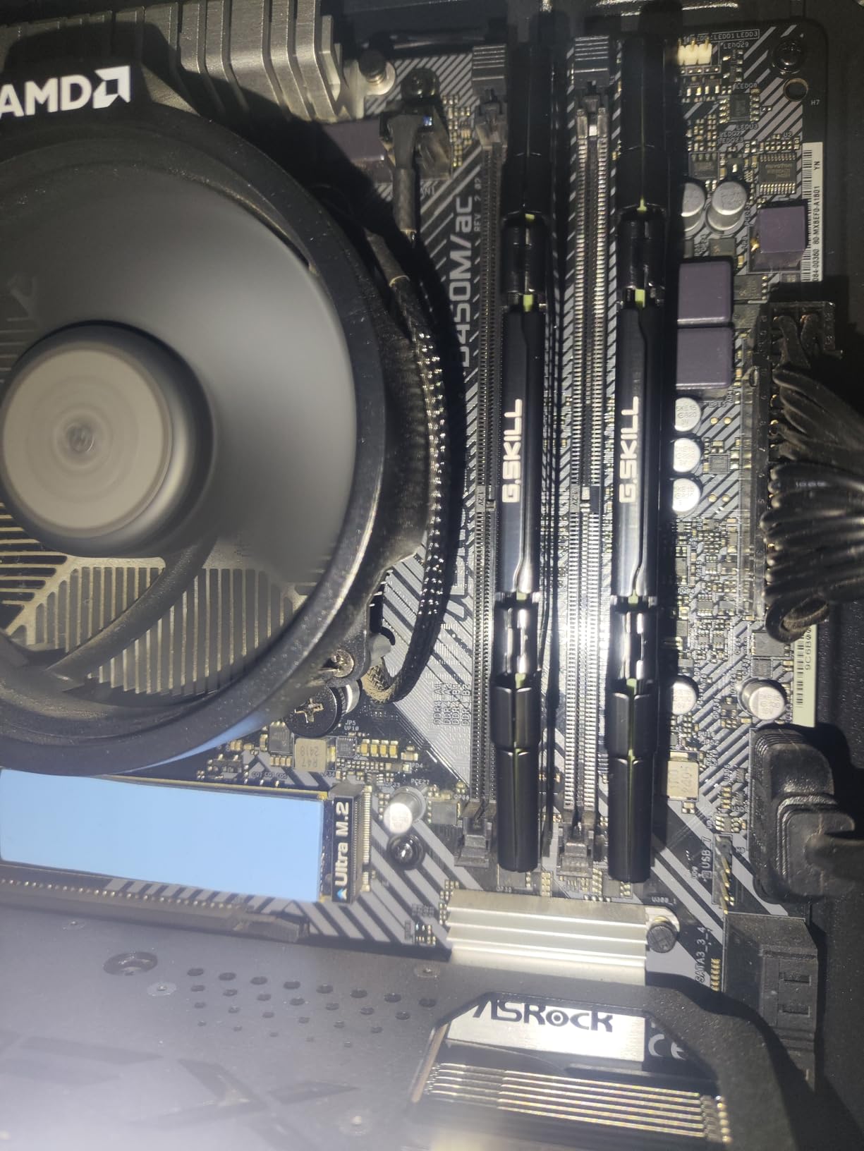 G.SKILL RipjawsV Series DDR4 RAM (XMP) 16GB (2x8GB) 3600MT/s CL18-22-22-42 1.35V Intel AMD Desktop Computer Memory U-DIMM - Black (F4-3600C18D-16GVK) Customer Review G.SKILL RipjawsV Series DDR4 RAM (XMP) 16GB (2x8GB) 3600MT/s CL18-22-22-42 1.35V Intel AMD Desktop Computer Memory U-DIMM - Black (F4-3600C18D-16GVK) - Customer Photo 3