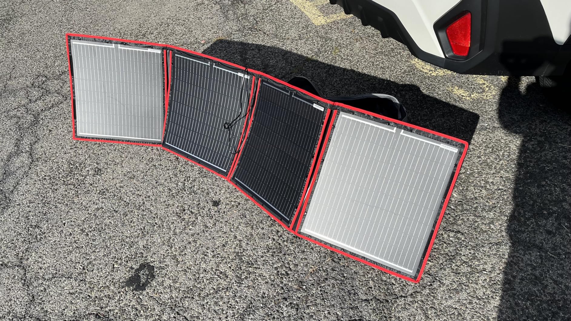 DOKIO 150W Portable Foldable Solar Panel Kit, Compact 21x20in Design 7.3lb with Standalone Controller and USB, Monocrystalline Charger for 12V Batteries, Power Stations, RV Camping Emergency Use - Customer Photo 2