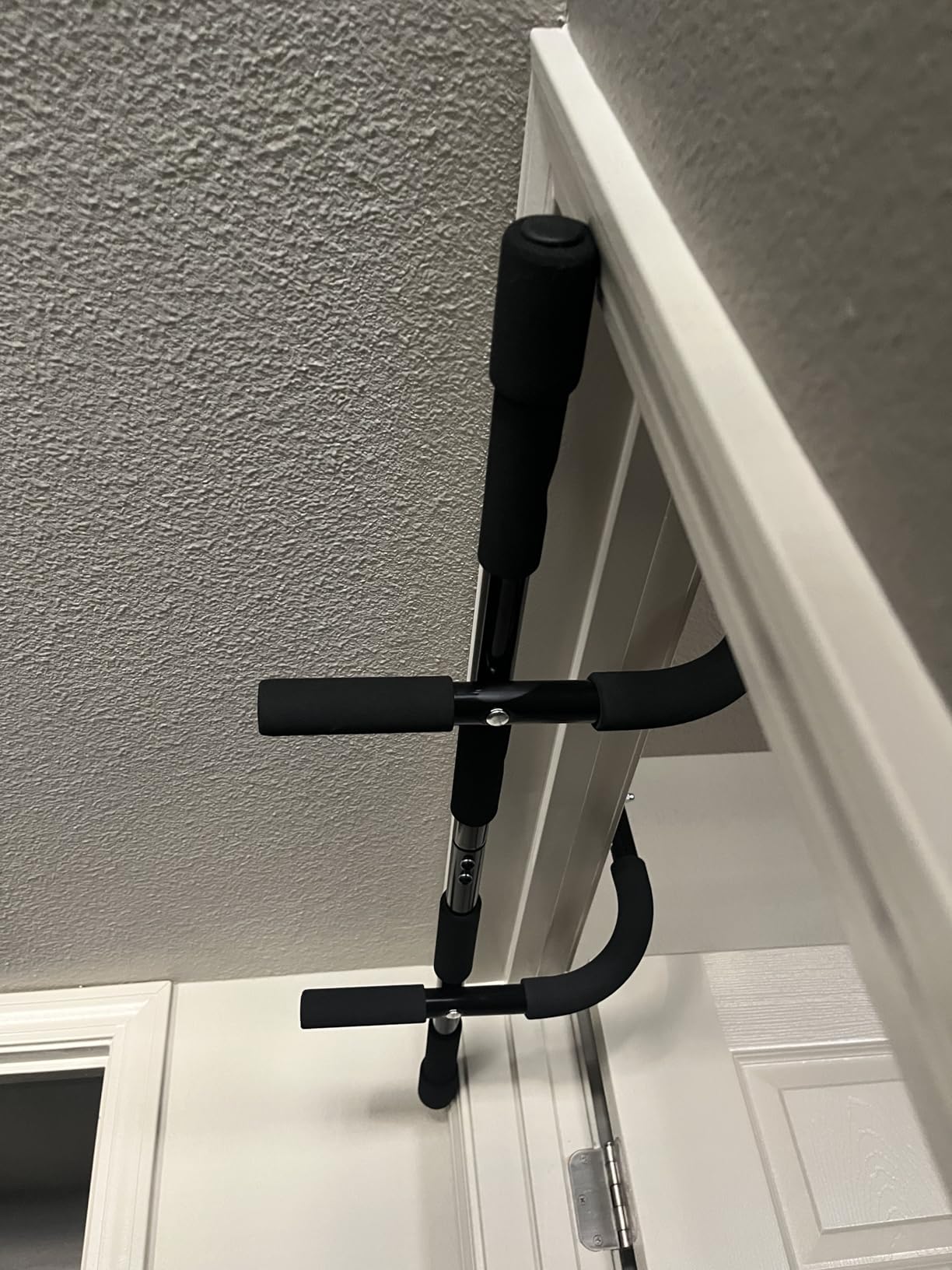 SPRI Pull Up Bar - 8-Grip and 12-Grip Door Frame Mounting Pull-Up Bar for Versatile Workouts - Rugged Steel Frame with Foam Handles - Supports 300 Pounds - Fits Door Frames Up to 32 in. Wide – Black - Customer Photo 1