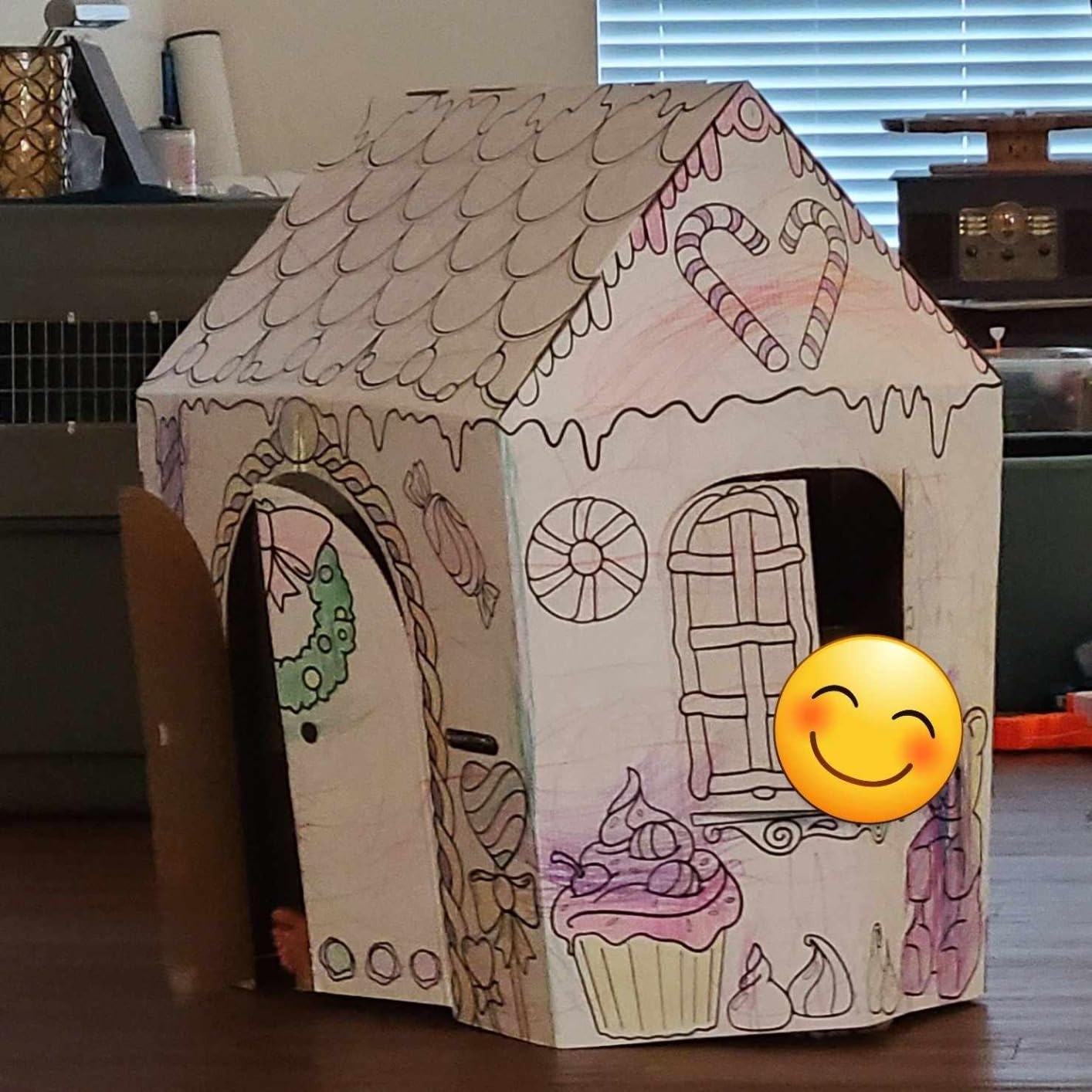 Easy Playhouse Gingerbread House - Kids Art & Craft for Indoor Fun, Color Favorite Holiday Sweets & Winter Friends– Decorate & Personalize a Cardboard Fort, 32