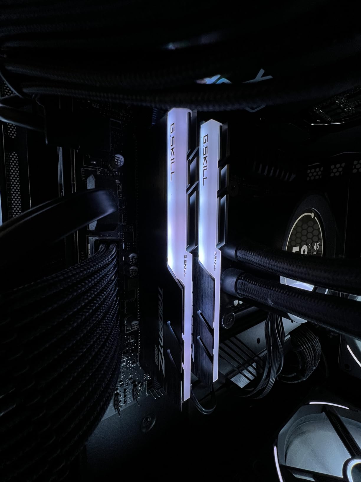 G.SKILL Trident Z RGB Series DDR4 RAM (XMP) 32GB (2x16GB) 3600MT/s CL18-22-22-42 1.35V Intel AMD Desktop Computer Memory U-DIMM (F4-3600C18D-32GTZR) Customer Review G.SKILL Trident Z RGB Series DDR4 RAM (XMP) 32GB (2x16GB) 3600MT/s CL18-22-22-42 1.35V Intel AMD Desktop Computer Memory U-DIMM (F4-3600C18D-32GTZR) - Customer Photo 1