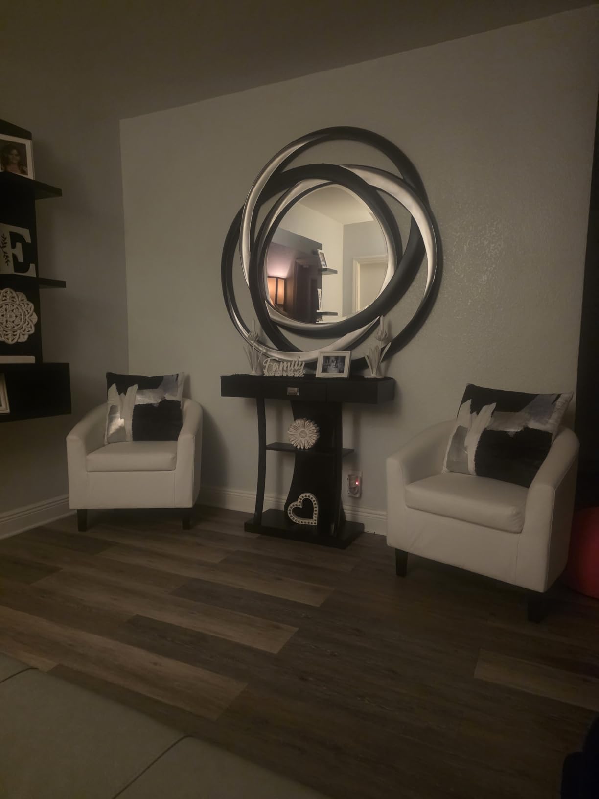 Yaheetech Barrel Chairs Set of 2, Faux Leather Club Armchairs, PU Leather Accent Chairs with Soft Padded Seat for Living Room Bedroom Waiting Reading Room, Black - Customer Photo 1