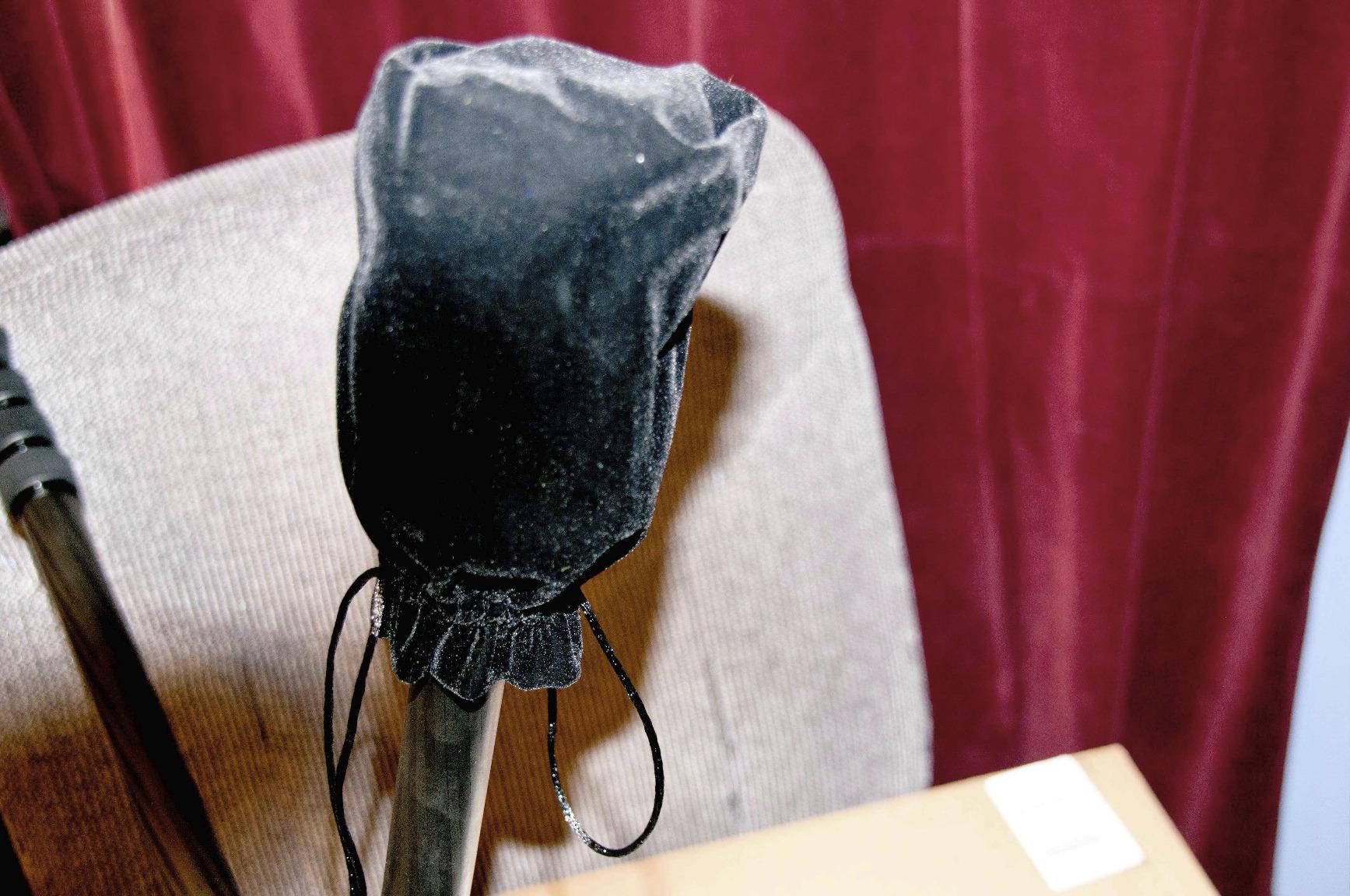 NEEWER 77 inch Camera Tripod Monopod for DSLR, Phone with 360° Panoramic Ball Head, 2 Axis Center Column, Arca Type QR Plate, Bag, Compact Aluminum Lightweight Travel Tripod 34lb Max Load, TP77 - Customer Photo 2