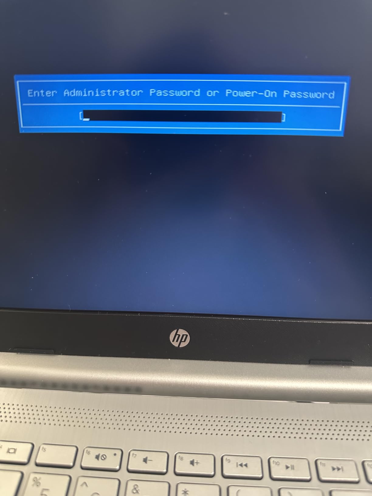 Apple iPad, 10.2-Inch, Wi-Fi, 32GB, Space Gray (Renewed) - Customer Photo 1