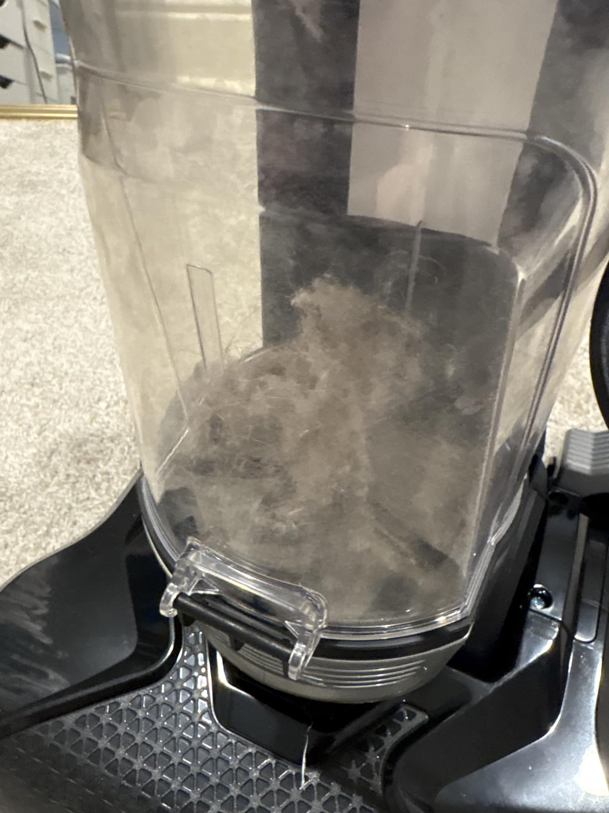 Eureka Airspeed Ultra-Lightweight Compact Bagless Upright Vacuum Cleaner, NEU10AE4, Green - Customer Photo 1