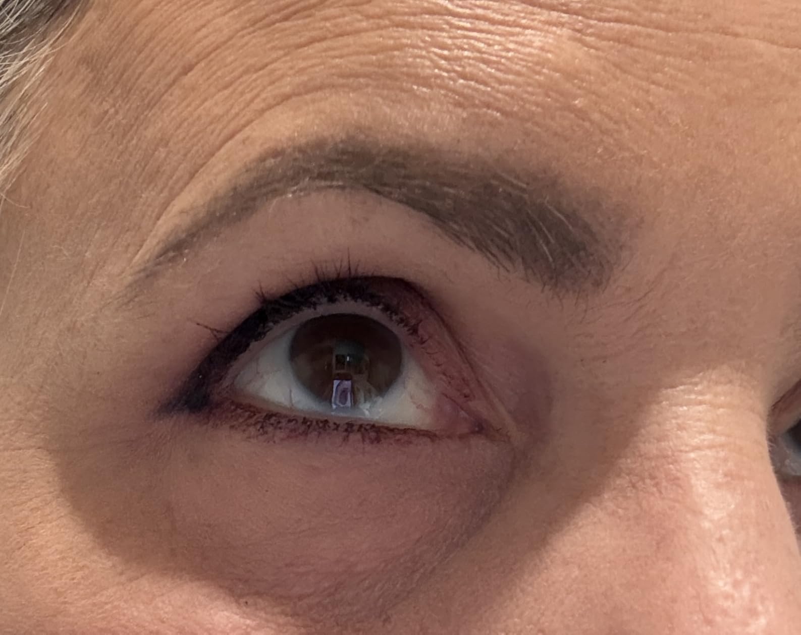 Charlotte Tilbury Eyeliner - Buildable, Cream Waterproof Eyeliner Pencil with a Soft, Blendable Formula - Enriched with Emoillient Oils & Waxes to Amplify the Look of Your Eye Color - Customer Photo 2