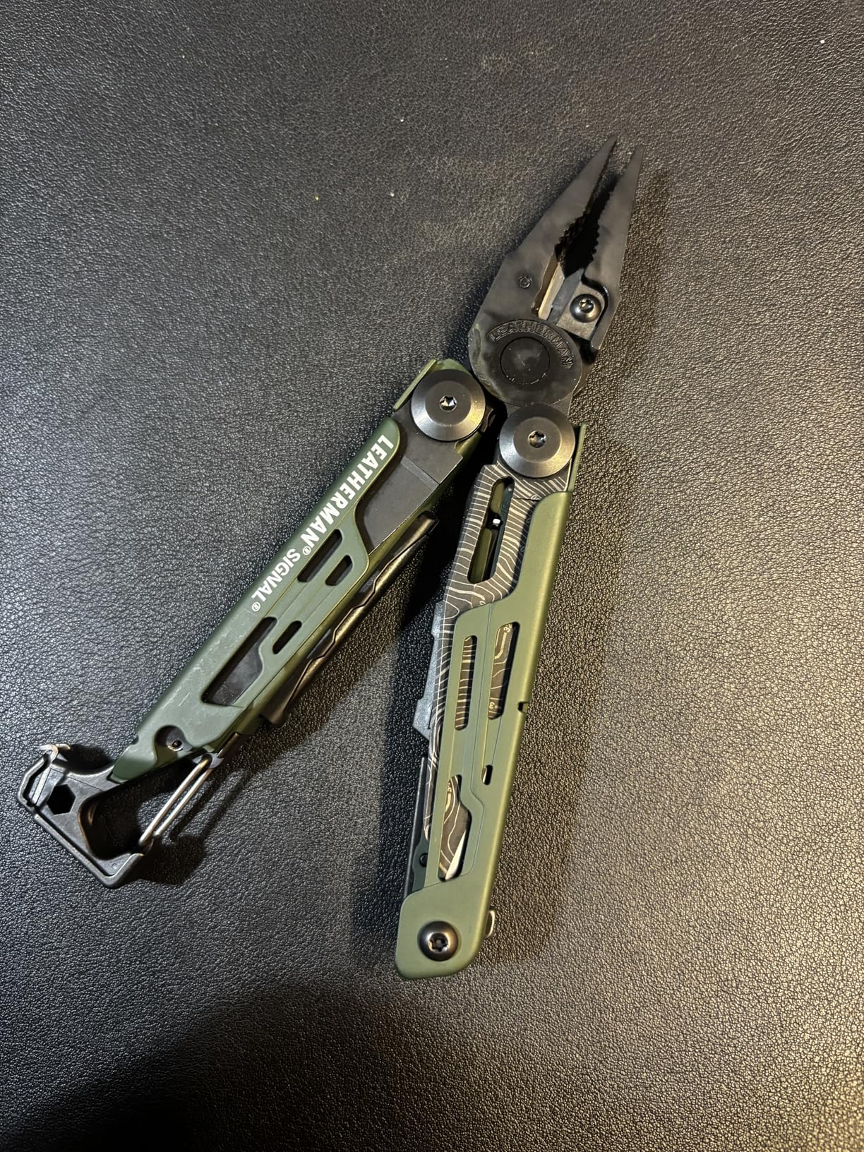 LEATHERMAN, Signal, 19-in-1 Multi-tool for Outdoors, Camping, Hiking, Fishing, Survival, Durable & Lightweight EDC, Made in the USA, Topographical Print - Customer Photo 3