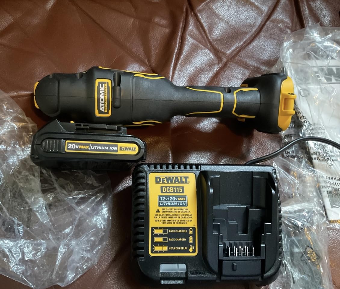 DEWALT 20V MAX XR Oscillating Tool Kit, 3 Speed, With Blades, Battery and Charger Included (DCS356C1) Customer Review DEWALT 20V MAX XR Oscillating Tool Kit, 3 Speed, With Blades, Battery and Charger Included (DCS356C1) - Customer Photo 4