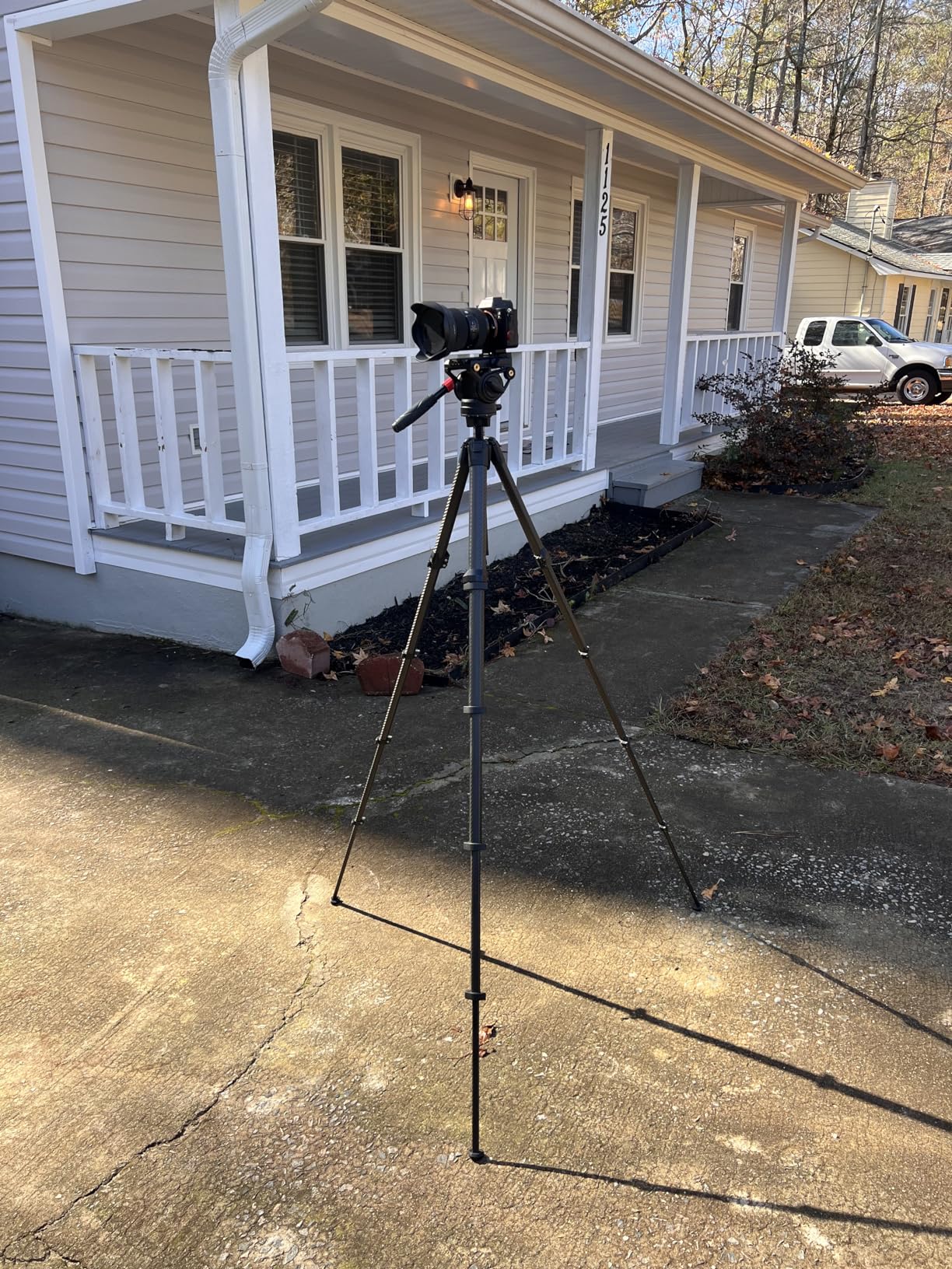 Peak Design Travel Tripod, Carbon Fiber, Compact Design, Quick Setup and Takedown, Pro-Level Stability, Ergonomic Ball Head, Compact and Portable Travel Tripod for Camera and Phone, 20 lb Capacity - Customer Photo 2