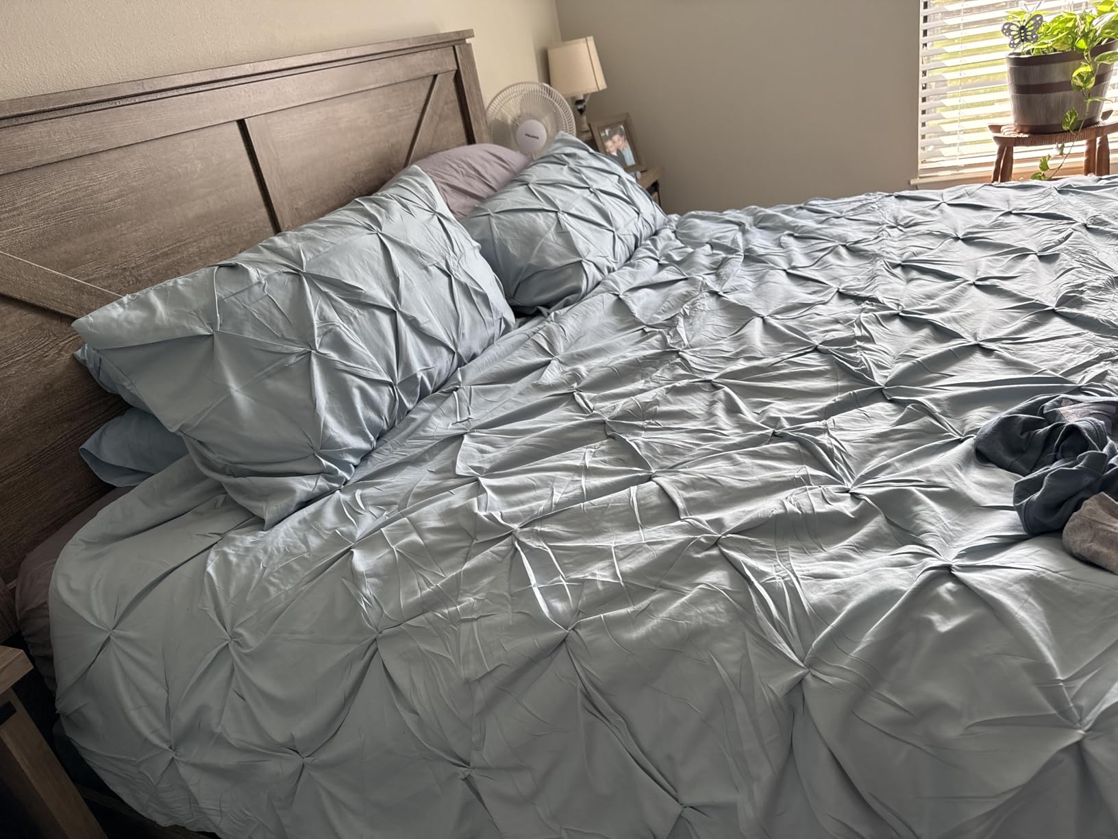 Bedsure Queen Comforter Set Black - Bed in a Bag Queen Size Bedding 7 Pieces, GentleSoft™ Pintuck Bed Set Gift for Family, Pinch Pleat All Season Comforter with Sheets, Pillowcases & Shams Customer Review Bedsure Queen Comforter Set Black - Bed in a Bag Queen Size Bedding 7 Pieces, GentleSoft™ Pintuck Bed Set Gift for Family, Pinch Pleat All Season Comforter with Sheets, Pillowcases & Shams - Customer Photo 2