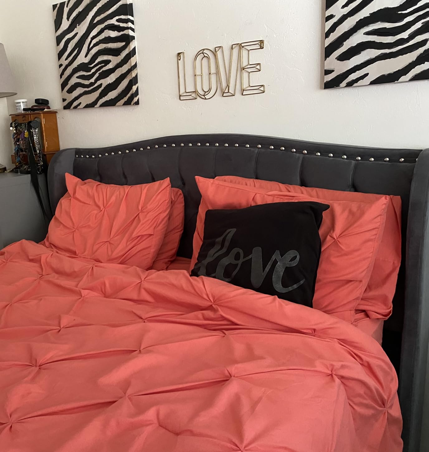 Bedsure Queen Comforter Set Black - Bed in a Bag Queen Size Bedding 7 Pieces, GentleSoft™ Pintuck Bed Set Gift for Family, Pinch Pleat All Season Comforter with Sheets, Pillowcases & Shams Customer Review Bedsure Queen Comforter Set Black - Bed in a Bag Queen Size Bedding 7 Pieces, GentleSoft™ Pintuck Bed Set Gift for Family, Pinch Pleat All Season Comforter with Sheets, Pillowcases & Shams - Customer Photo 4