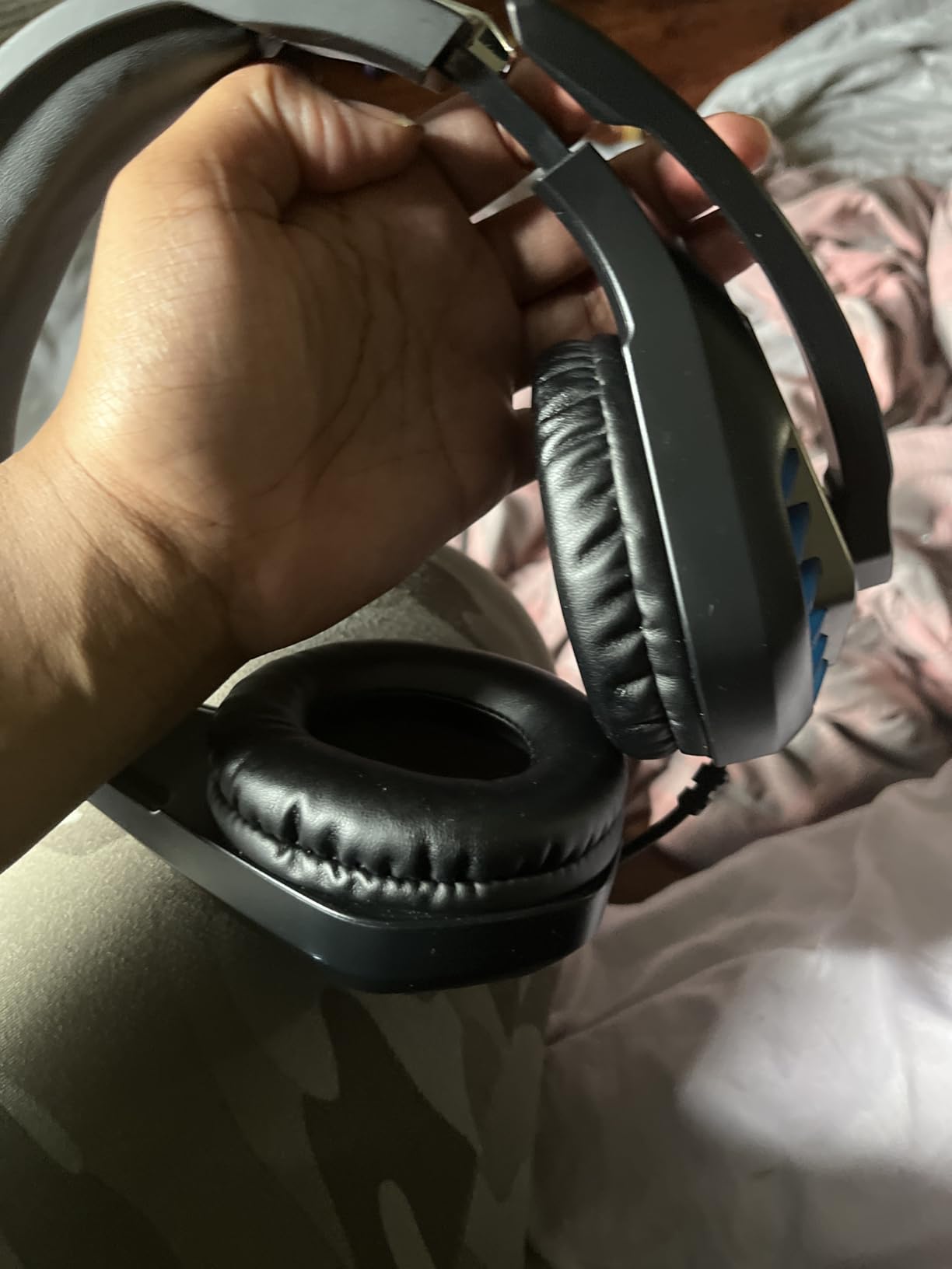 Gaming Headset with Microphone for PC, PS4, PS5, Headset Noise Cancelling Gaming Headphones for Switch, Laptop, Mac, Xbox Series X/S, Headphones with LED Lights, Deep Bass for Kids Adults, Black Blue Customer Review Gaming Headset with Microphone for PC, PS4, PS5, Headset Noise Cancelling Gaming Headphones for Switch, Laptop, Mac, Xbox Series X/S, Headphones with LED Lights, Deep Bass for Kids Adults, Black Blue - Customer Photo 1