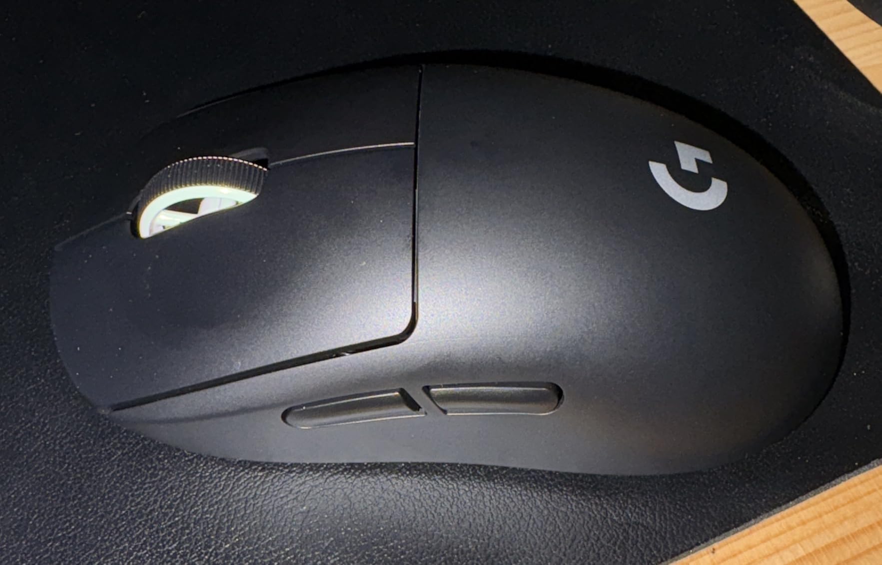 Logitech G PRO X SUPERLIGHT Wireless Gaming Mouse, Ultra-Lightweight, HERO 25K Sensor, 25,600 DPI, 5 Programmable Buttons, Long Battery Life, Compatible with PC / Mac - Black Customer Review Logitech G PRO X SUPERLIGHT Wireless Gaming Mouse, Ultra-Lightweight, HERO 25K Sensor, 25,600 DPI, 5 Programmable Buttons, Long Battery Life, Compatible with PC / Mac - Black - Customer Photo 4