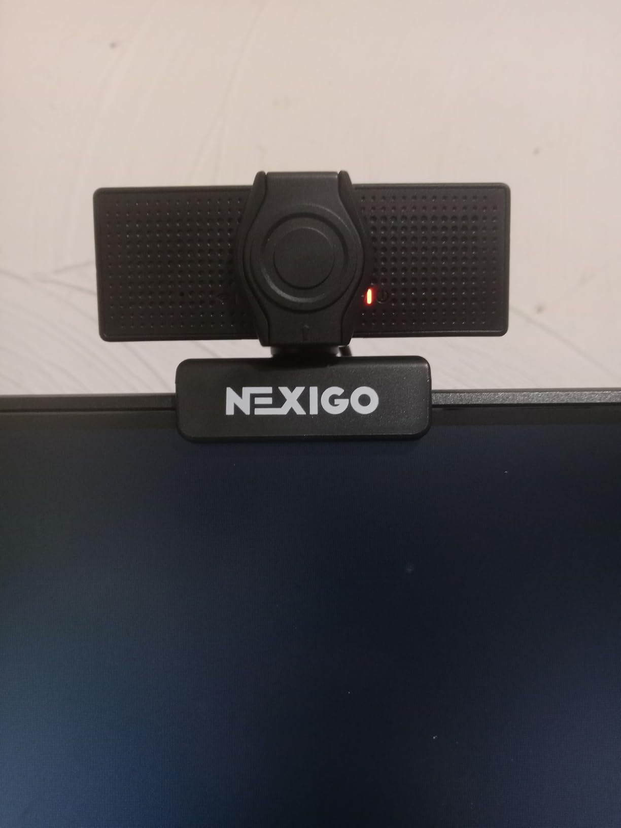 NexiGo N60 1080P Webcam with Microphone, Software Control & Privacy Cover, USB HD Computer Web Camera, Plug and Play, for Zoom/Skype/Teams, Conferencing and Video Calling Customer Review NexiGo N60 1080P Webcam with Microphone, Software Control & Privacy Cover, USB HD Computer Web Camera, Plug and Play, for Zoom/Skype/Teams, Conferencing and Video Calling - Customer Photo 1