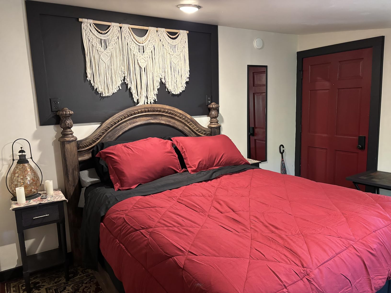 Bedsure Queen Comforter Set - 7 Pieces Reversible Black Bedding, Queen Size Bed Set for All Seasons, Bed in a Bag with Down Alternative Comforter, Sheets, Pillowcases & Shams - Customer Photo 1