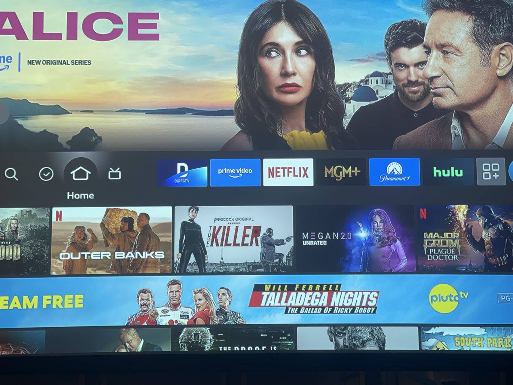 VIVOHOME Motorized Projector Screen with Remote, 16:9 100 Inch Auto Electric Projection Screen, HD 4K Movie Screen for Home Theater, Cinema, Office (87 x 49 Black) - Customer Photo 4