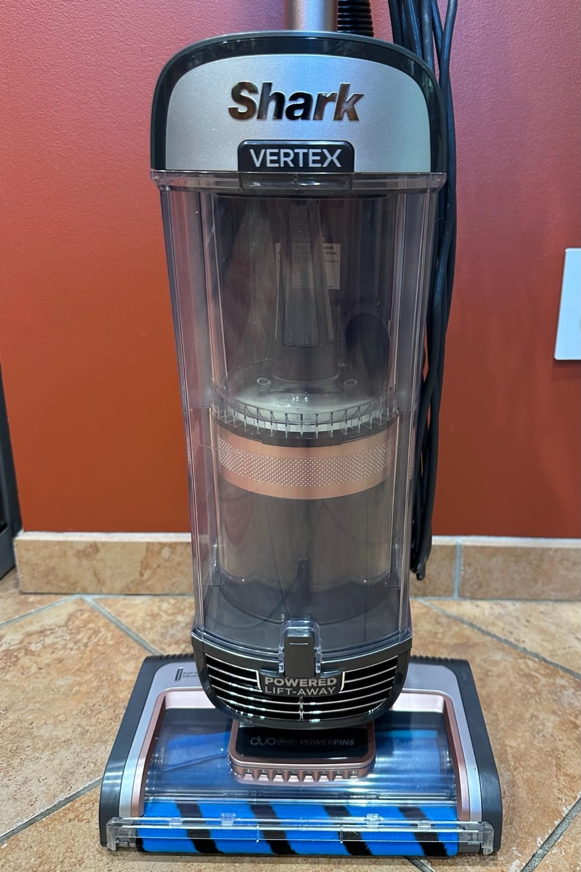 Shark AZ2002 Vertex Powered Lift-Away Upright Vacuum with DuoClean PowerFins, Self-Cleaning Brushroll, Large Dust Cup, Pet Crevice Tool, Dusting Brush & Power Brush, Silver/Rose Gold - Customer Photo 3