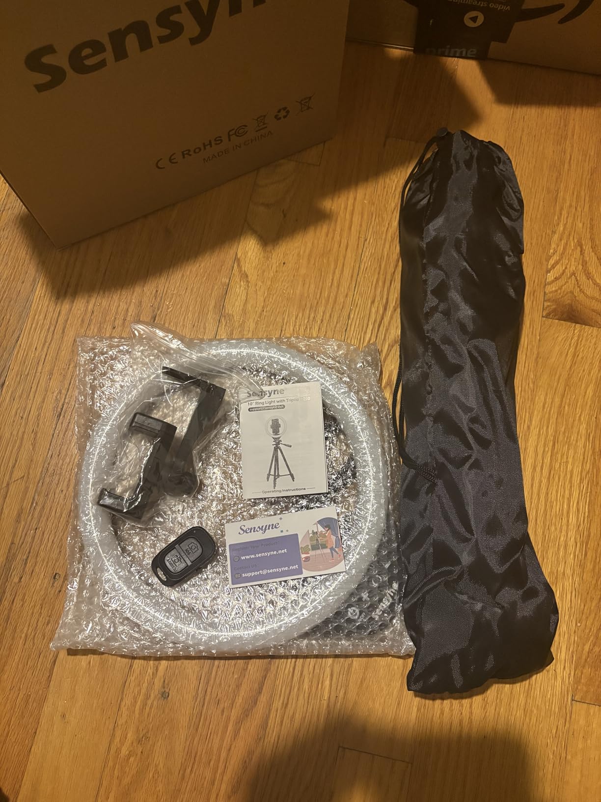 Sensyne 10'' Ring Light with 50'' Extendable Tripod Stand, LED Circle Lights with Phone Holder for Live Stream/Makeup/YouTube Video/TikTok, Compatible with All Phones Customer Review Sensyne 10'' Ring Light with 50'' Extendable Tripod Stand, LED Circle Lights with Phone Holder for Live Stream/Makeup/YouTube Video/TikTok, Compatible with All Phones - Customer Photo 3